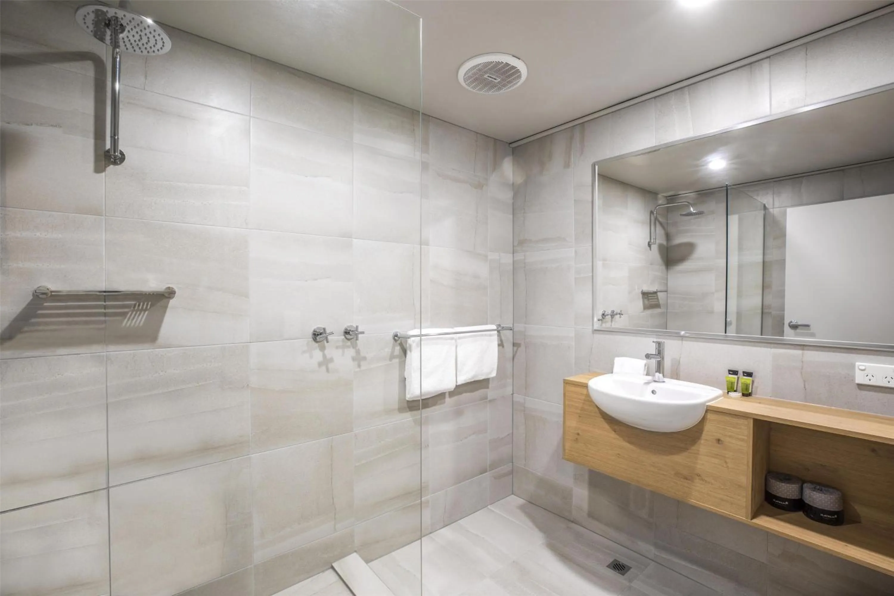 Bathroom in Nightcap at Excelsior Hotel