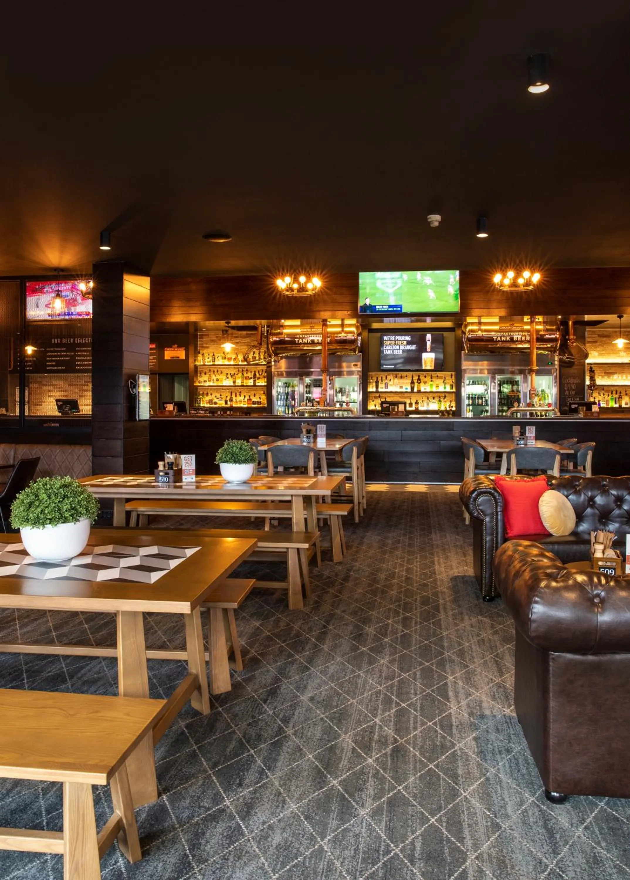 Restaurant/places to eat in Nightcap at Manhattan Hotel