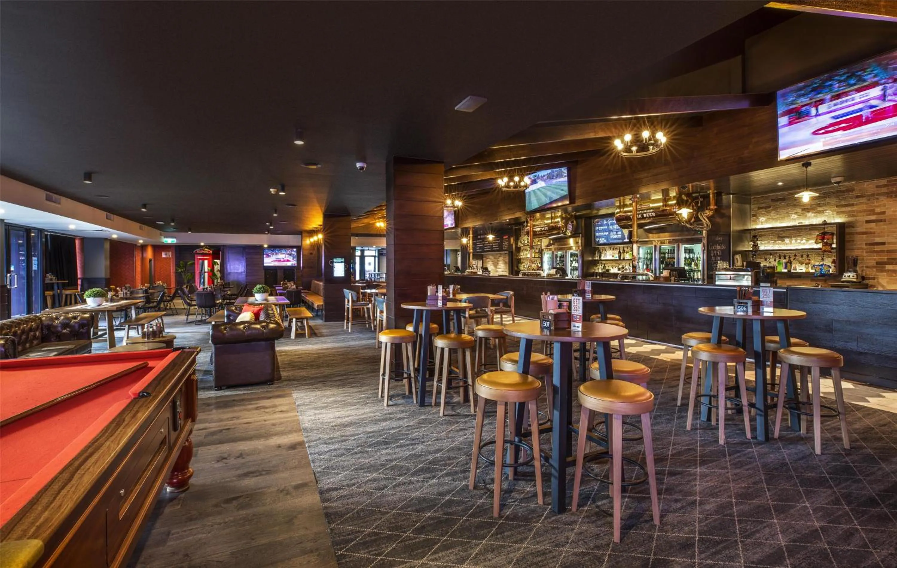 Food and drinks in Nightcap at Manhattan Hotel