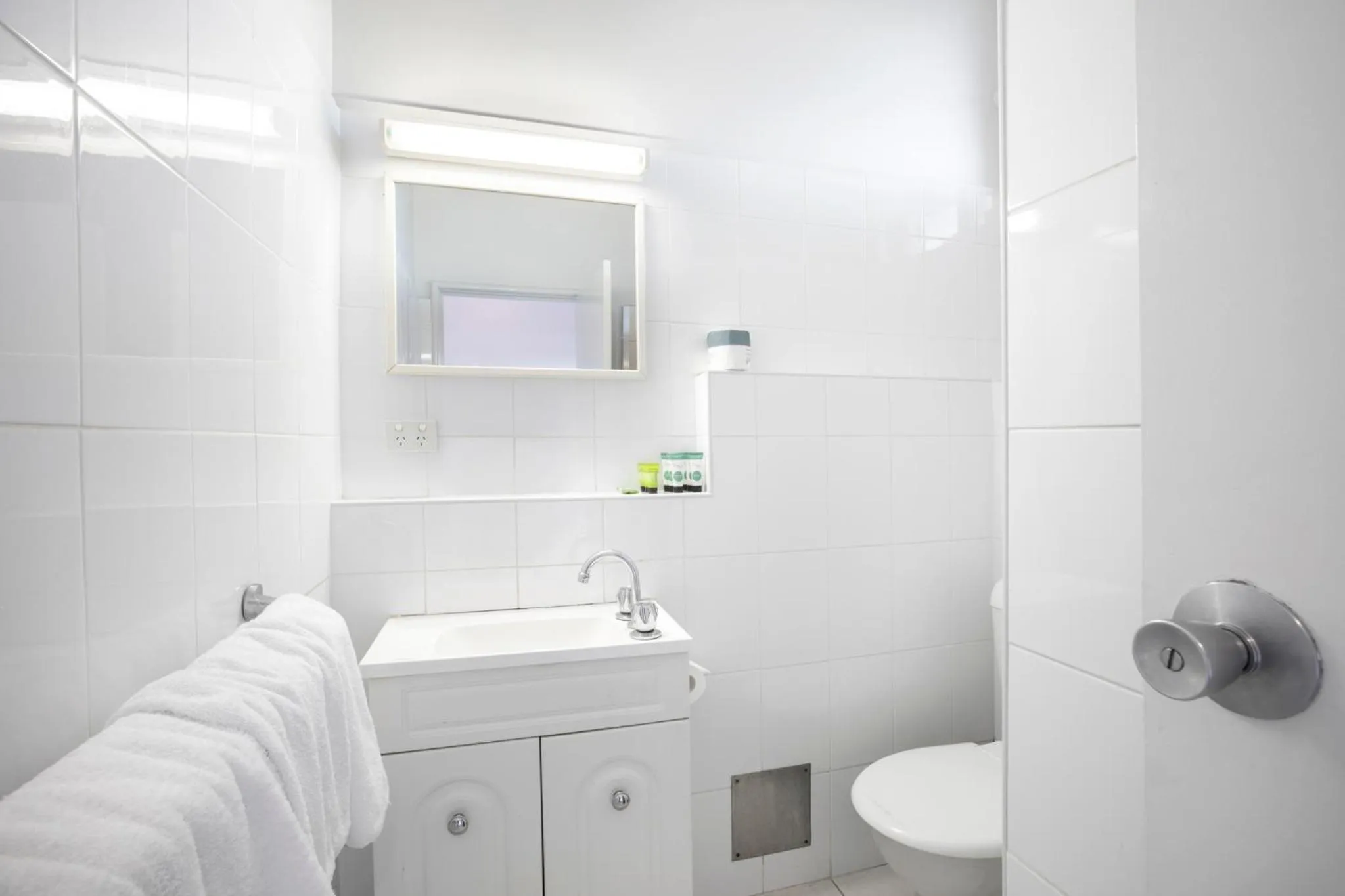 Bathroom in Meadow Inn Hotel-Motel