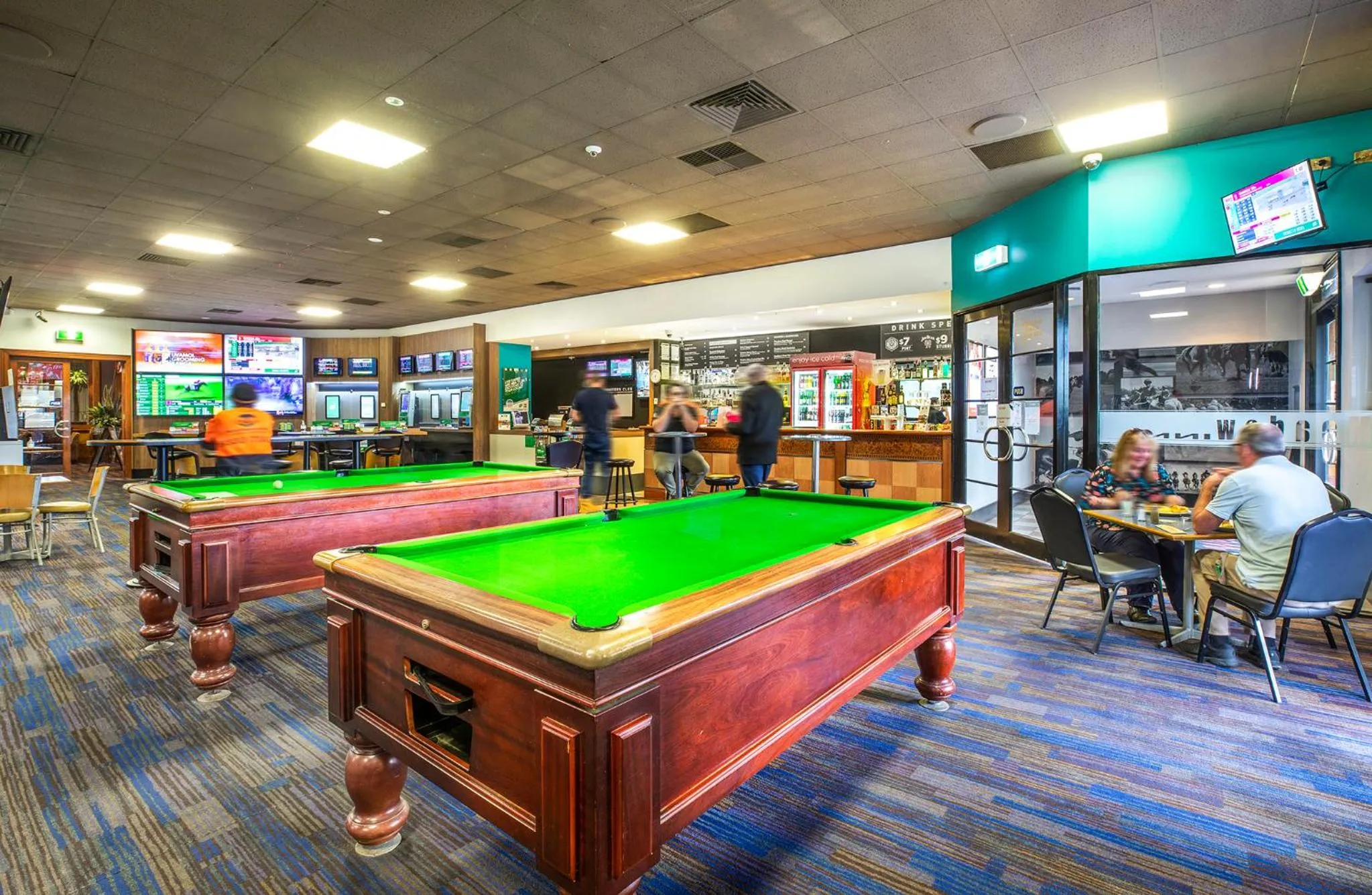 Billiard in Meadow Inn Hotel-Motel