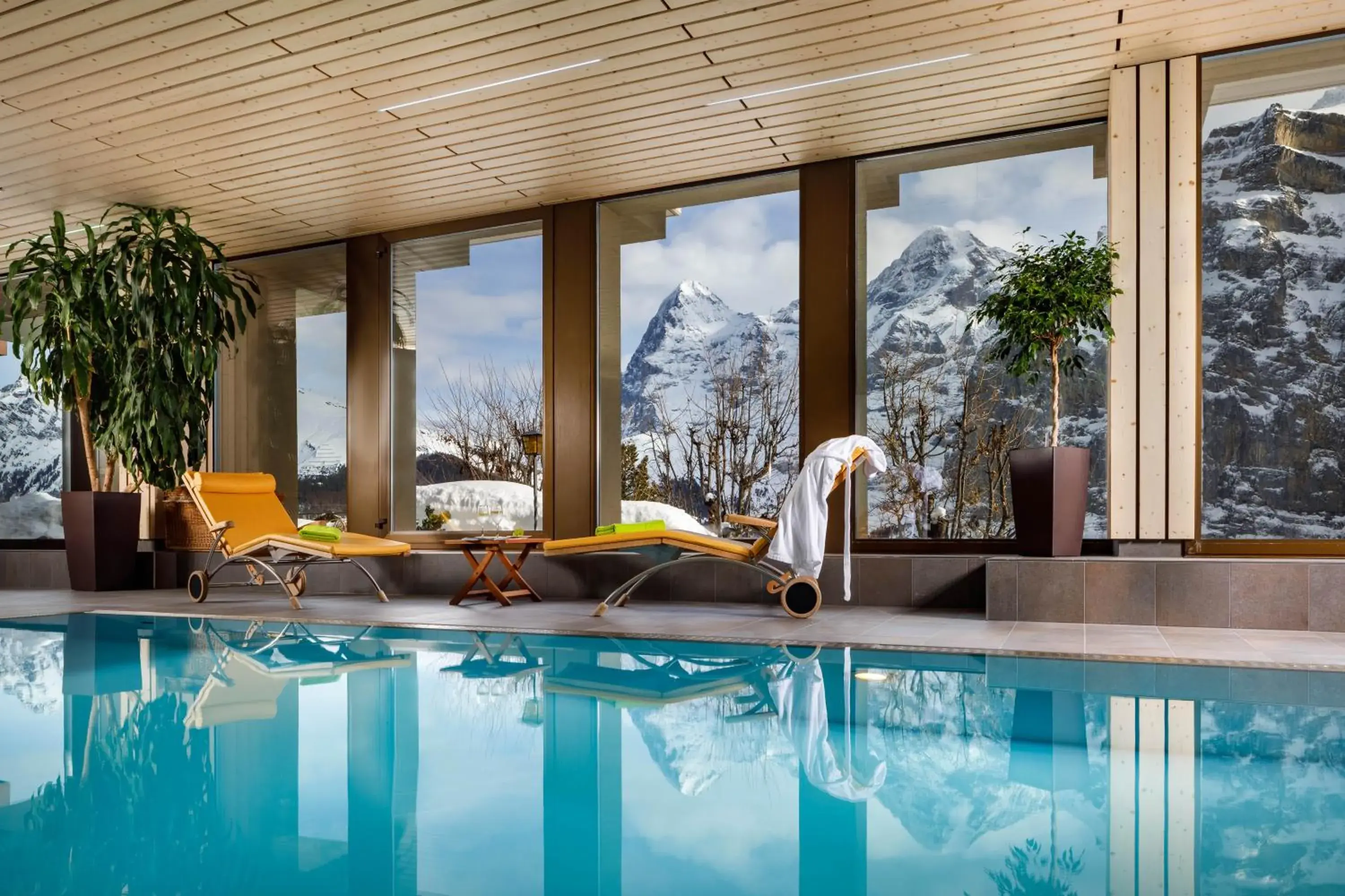 Swimming pool in Eiger Mürren Swiss Quality Hotel Swimming pool in Eiger Mürren Swiss Quality Hotel