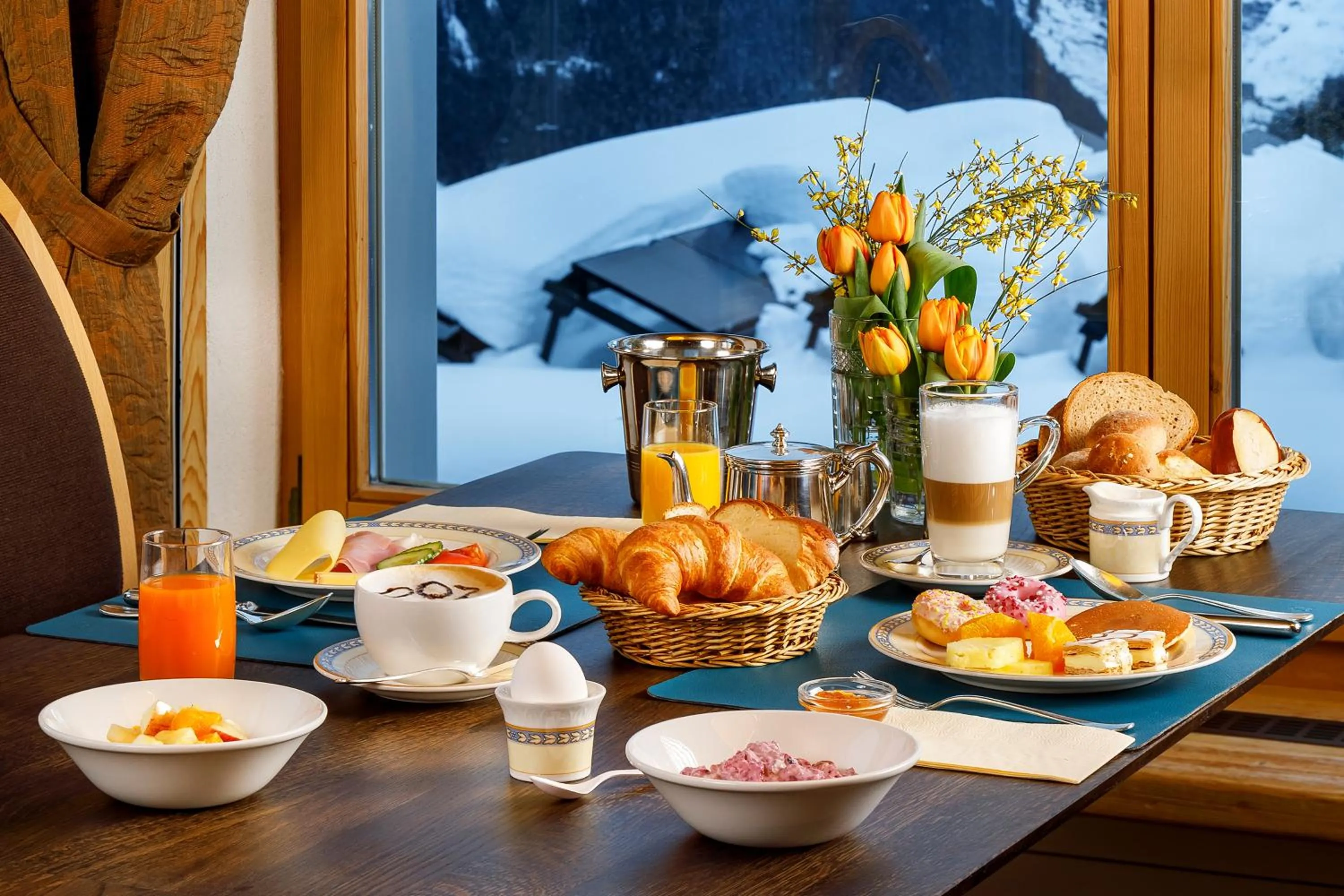 Breakfast in Eiger Mürren Swiss Quality Hotel