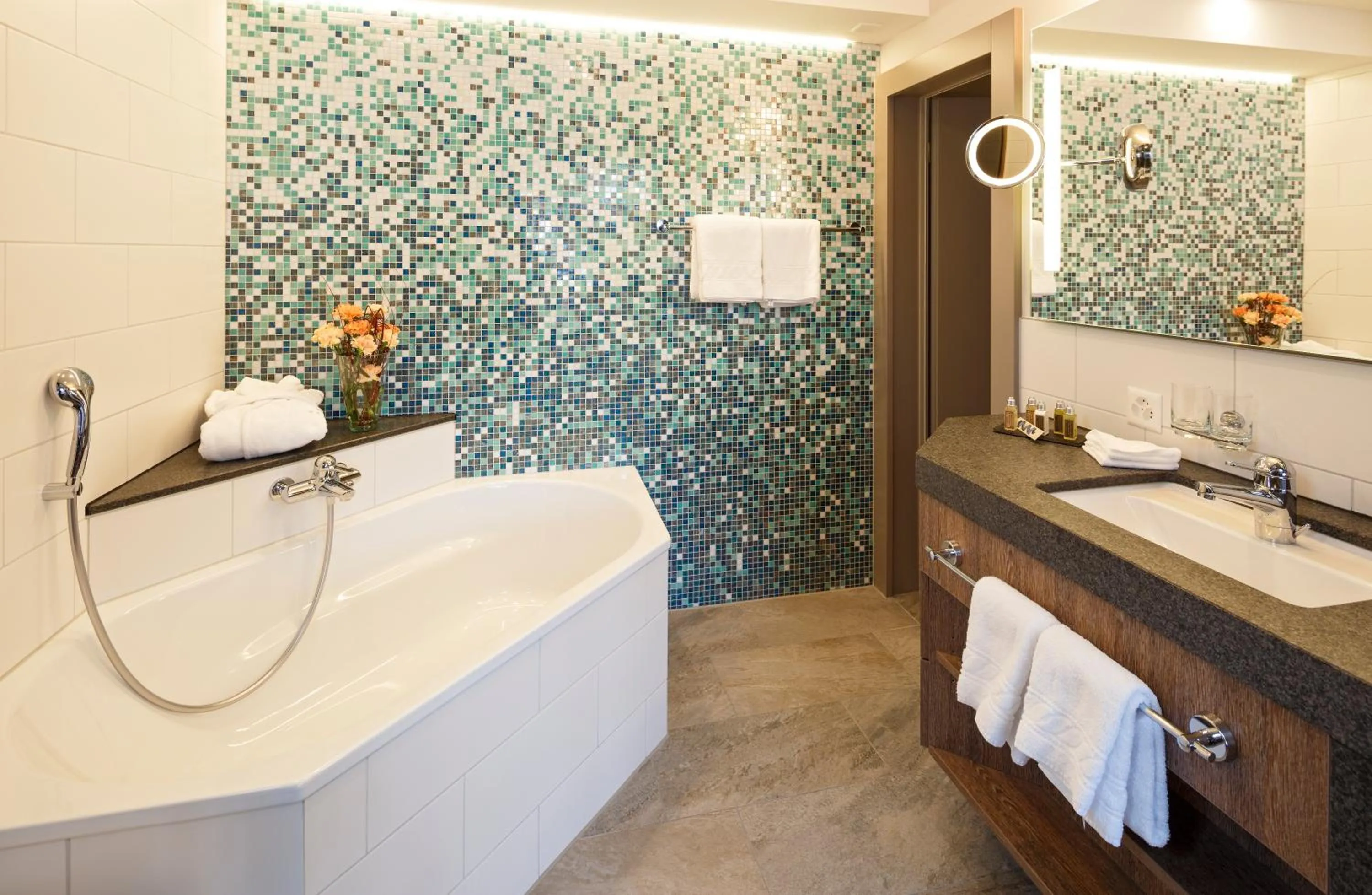 Bathroom in Eiger Mürren Swiss Quality Hotel