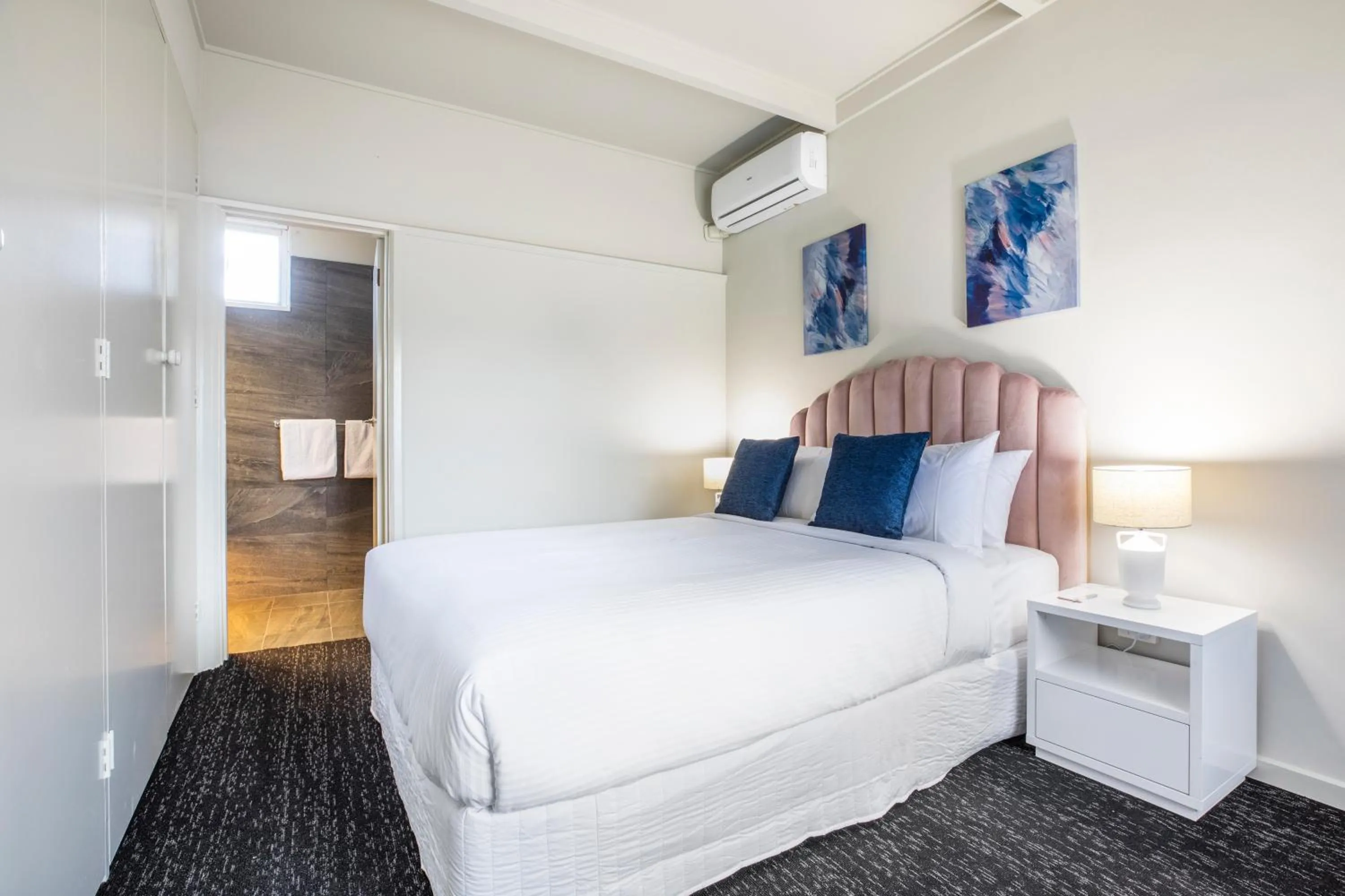 Bedroom, Bed in Nightcap at Sandbelt Hotel