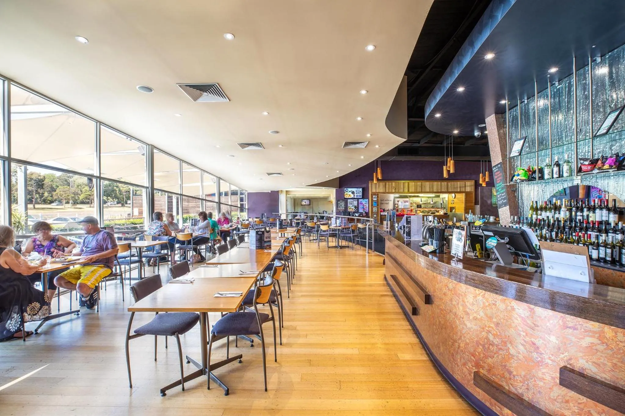 Restaurant/places to eat in Nightcap at Sandown Park Hotel