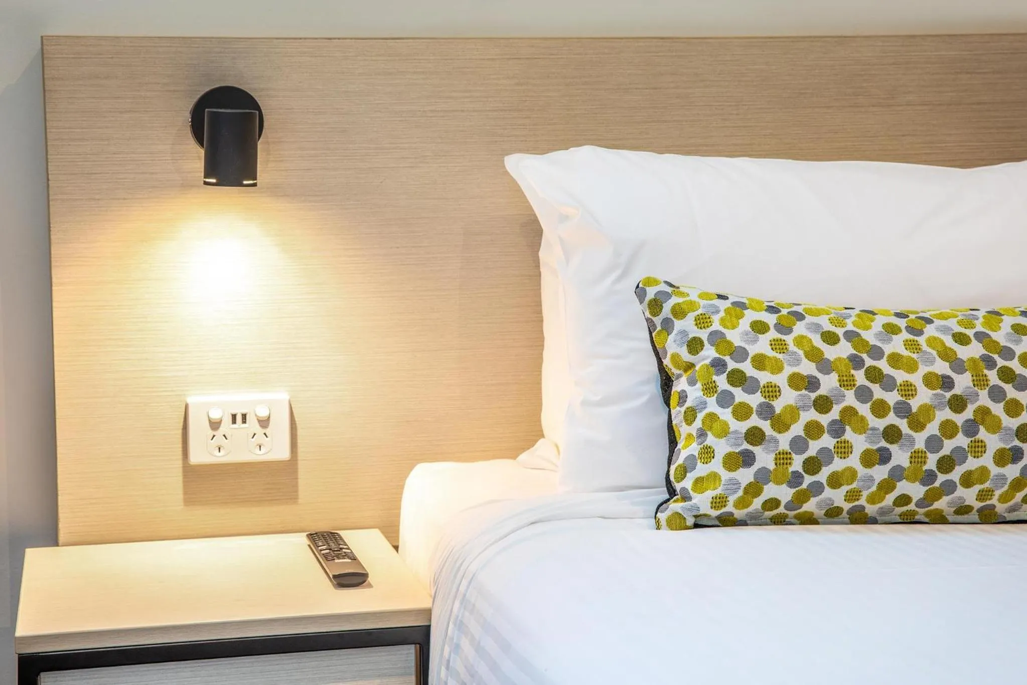 Bedroom, Bed in Nightcap at Seaford Hotel