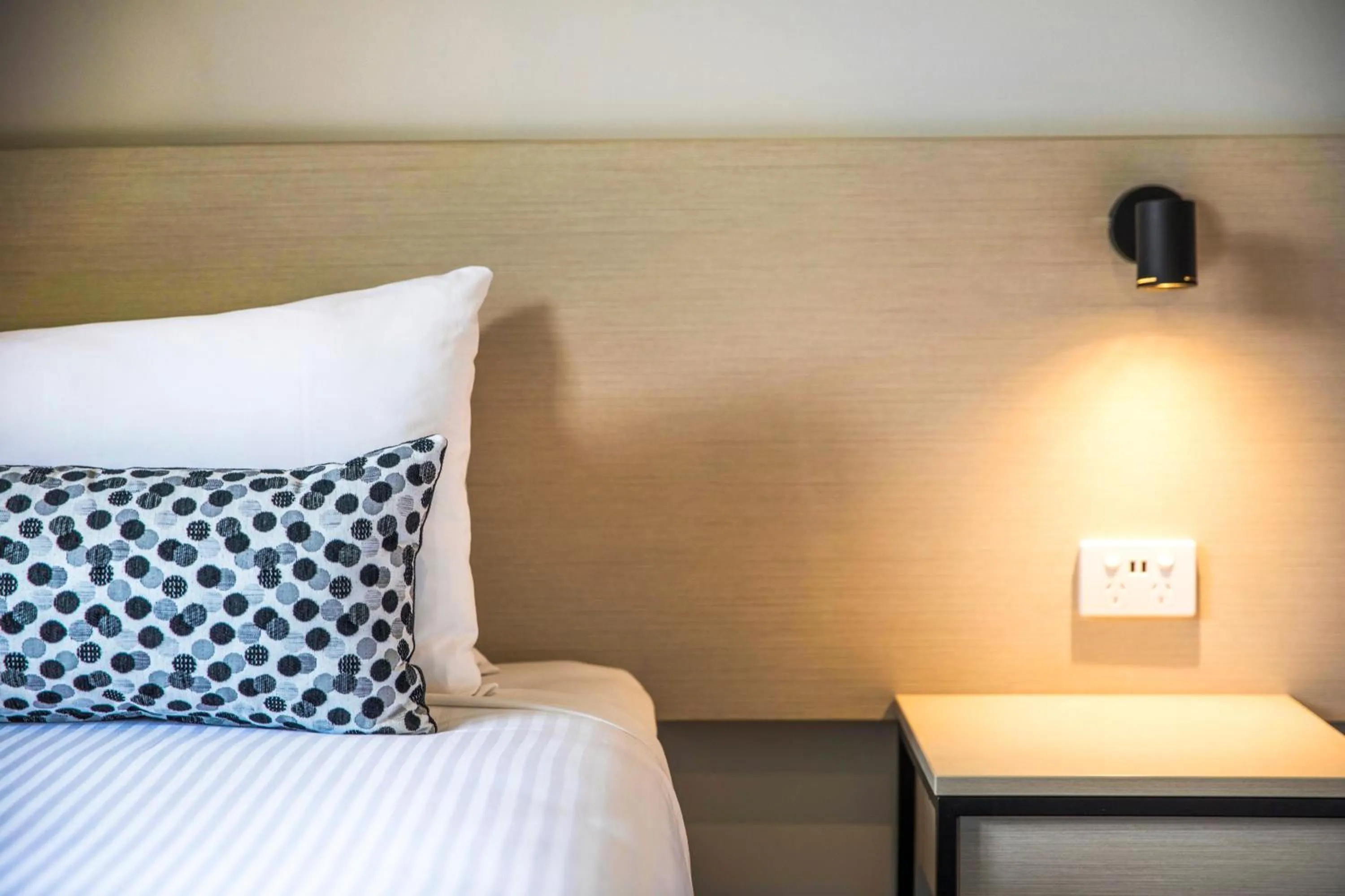 Bedroom, Bed in Nightcap at Seaford Hotel