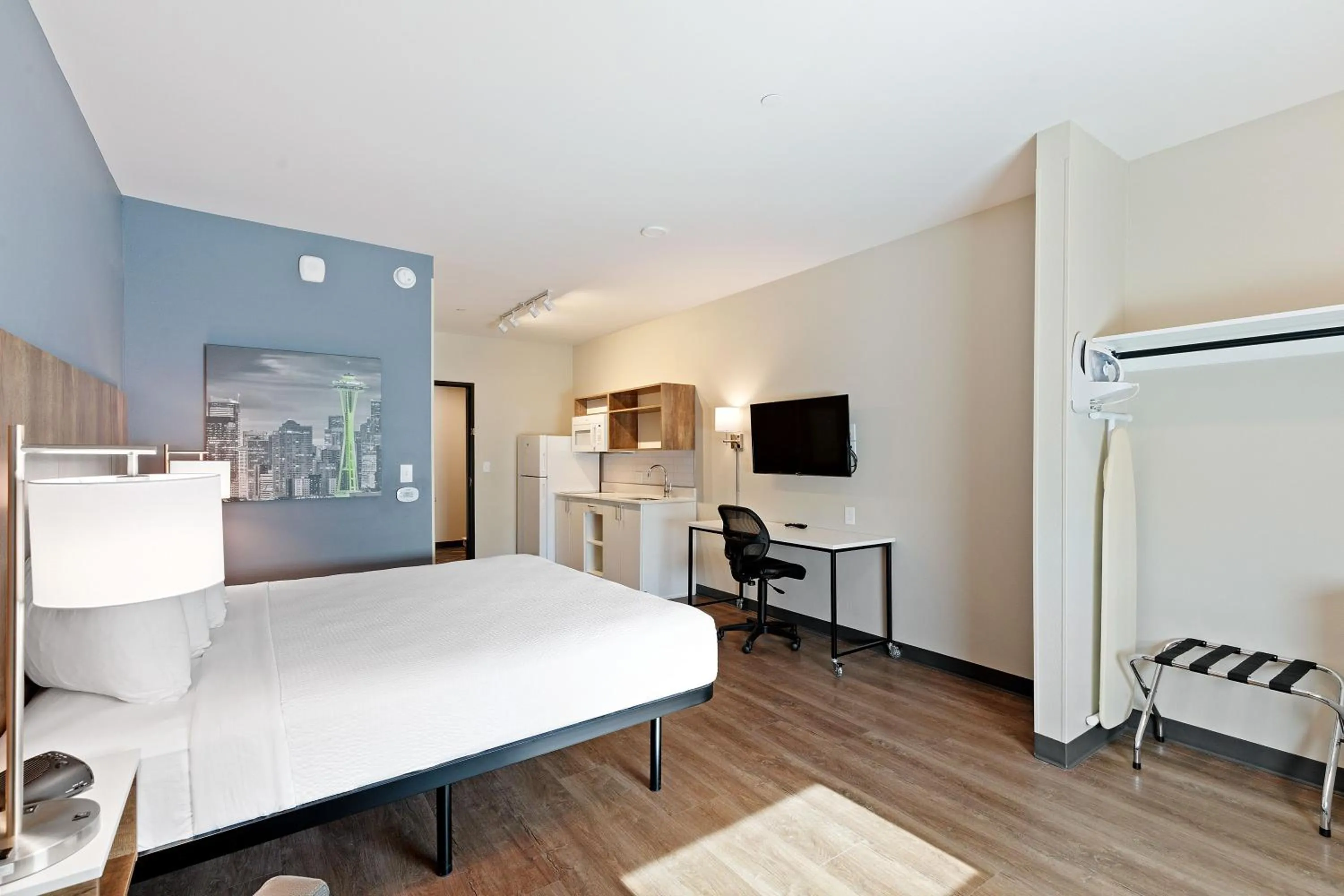 Photo of the whole room, Bed in Extended Stay America Premier Suites - Tampa - Fairgrounds - Casino