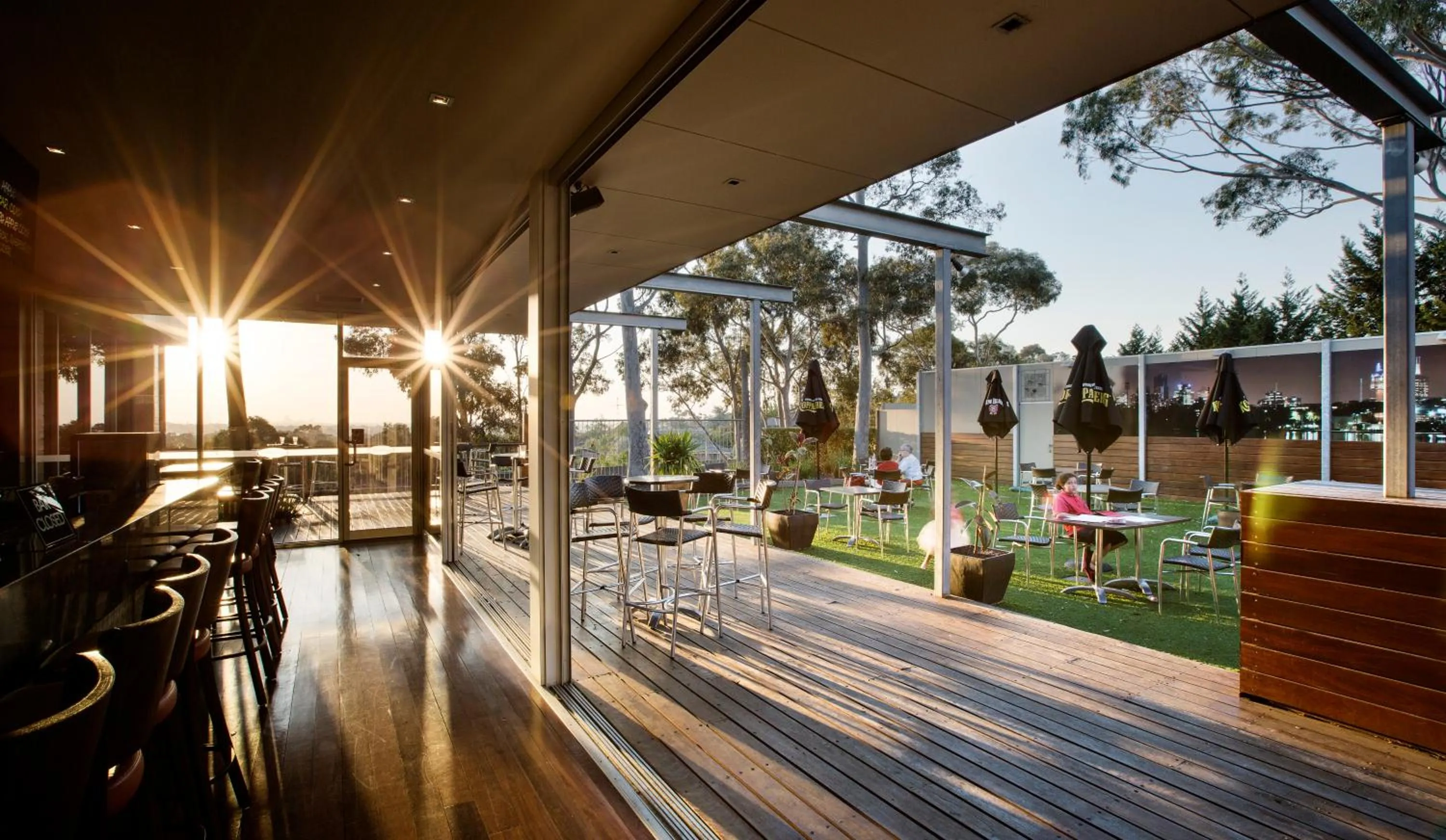 Facade/entrance in Nightcap at Shoppingtown Hotel