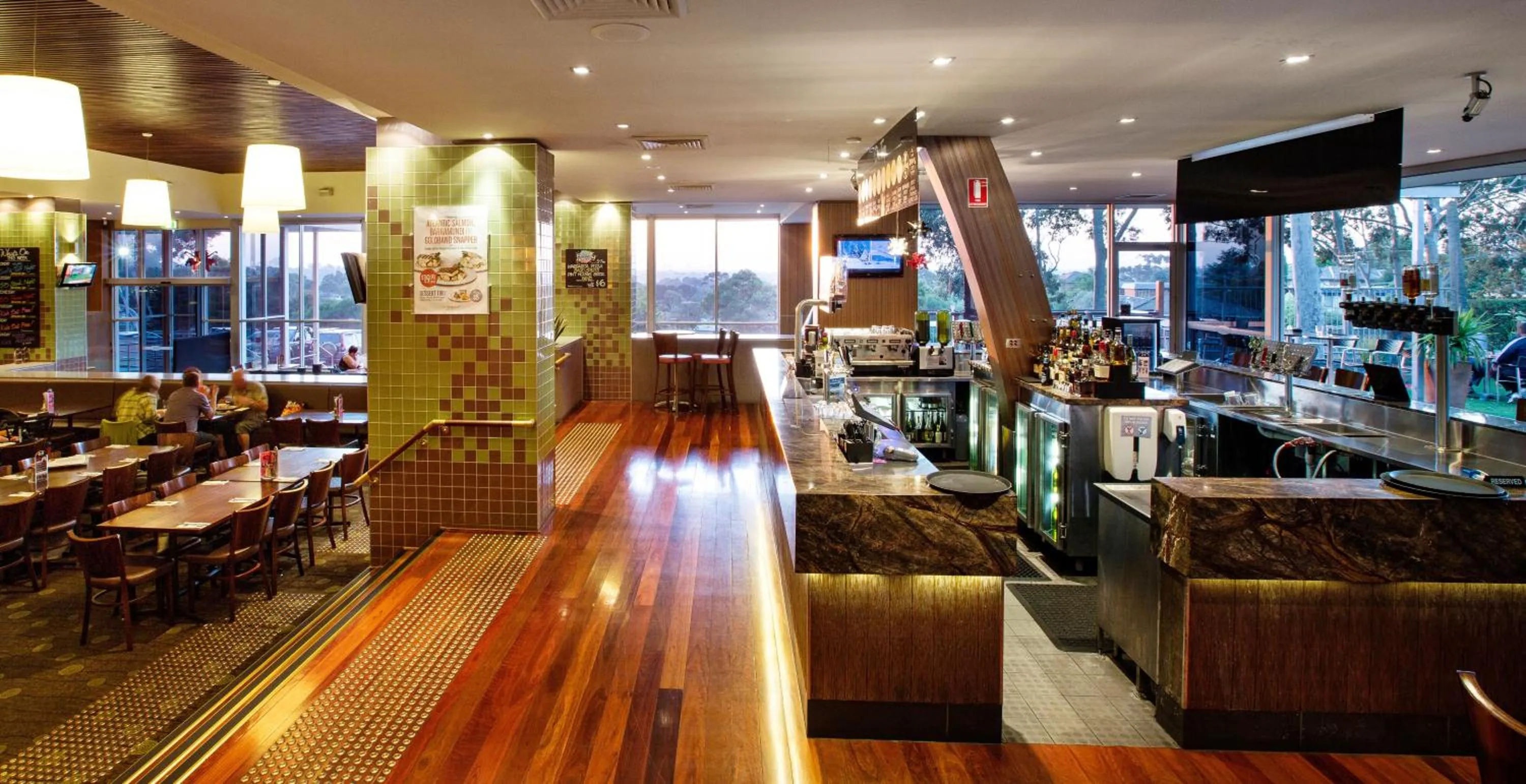 Lounge or bar in Nightcap at Shoppingtown Hotel