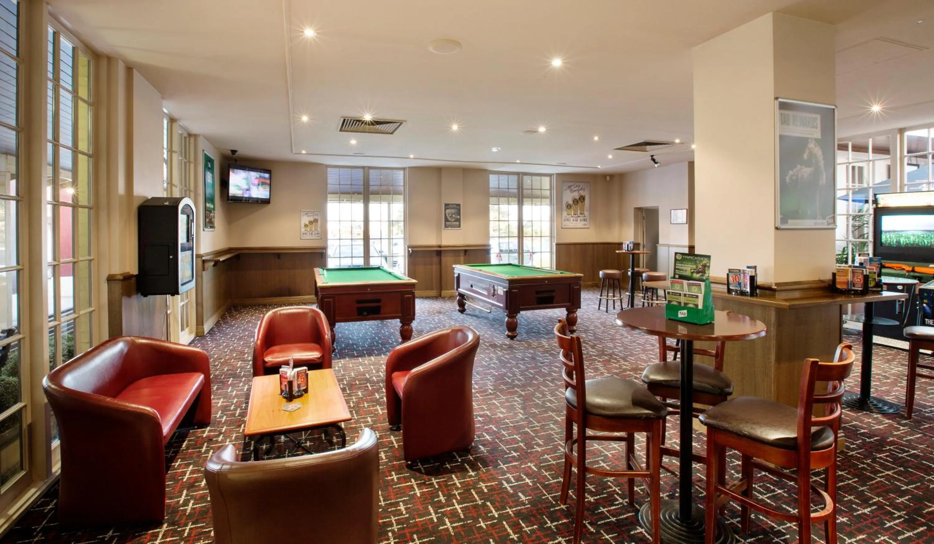Lounge or bar in Nightcap at Sylvania Hotel