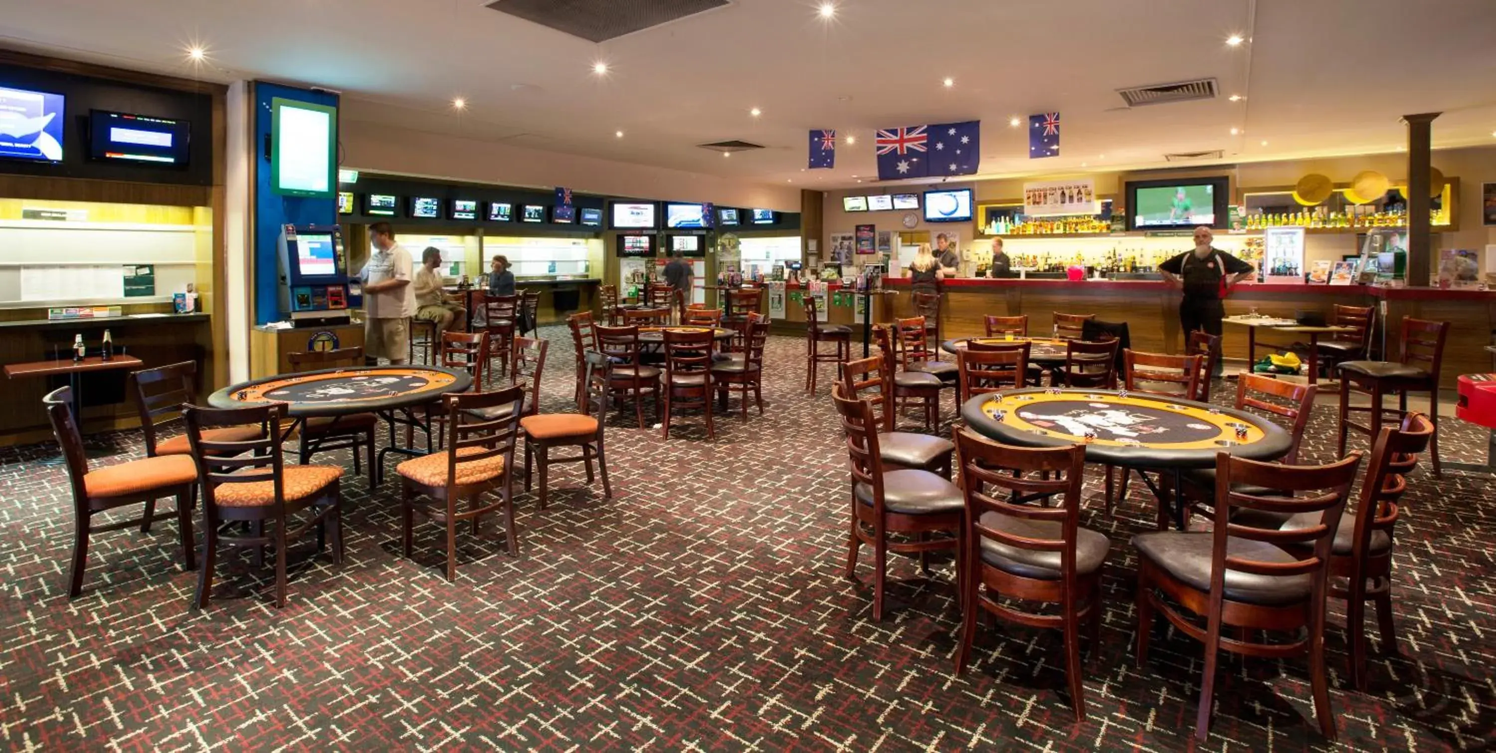 Lounge or bar in Nightcap at Sylvania Hotel Lounge or bar in Nightcap at Sylvania Hotel