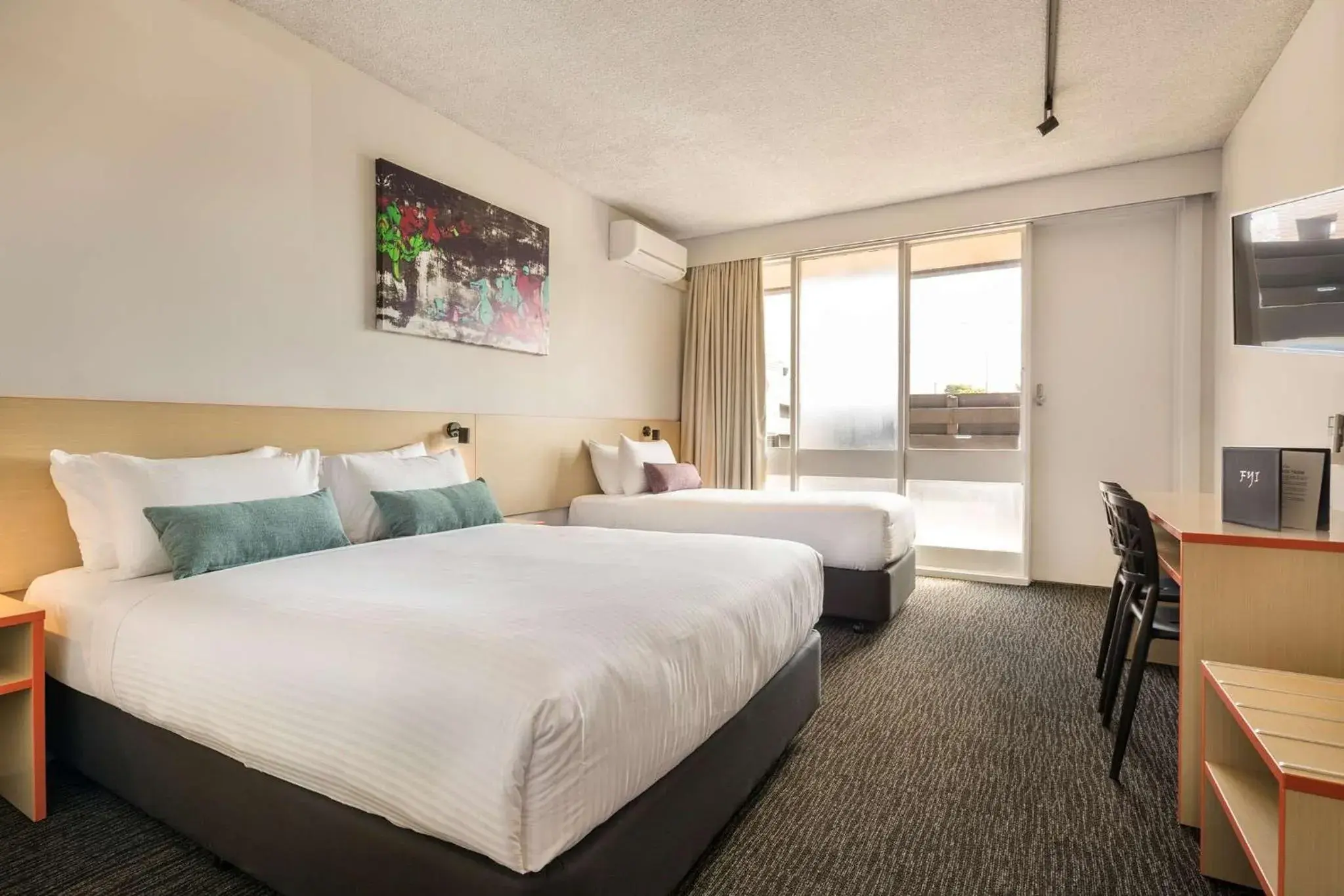 Triple Room in Nightcap at Waltzing Matilda Hotel Triple Room in Nightcap at Waltzing Matilda Hotel