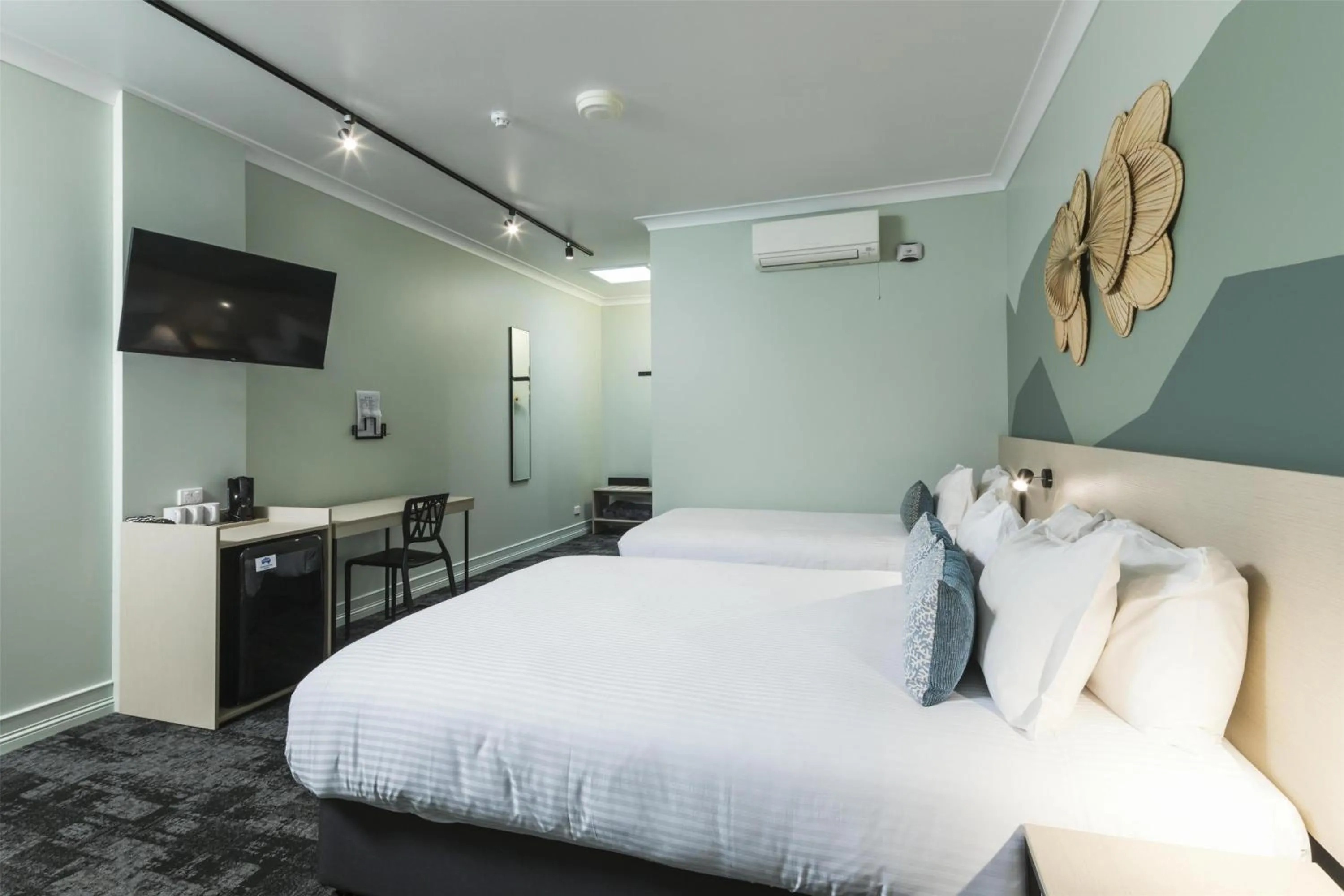 Bedroom, Bed in Nightcap at Atherton Hotel