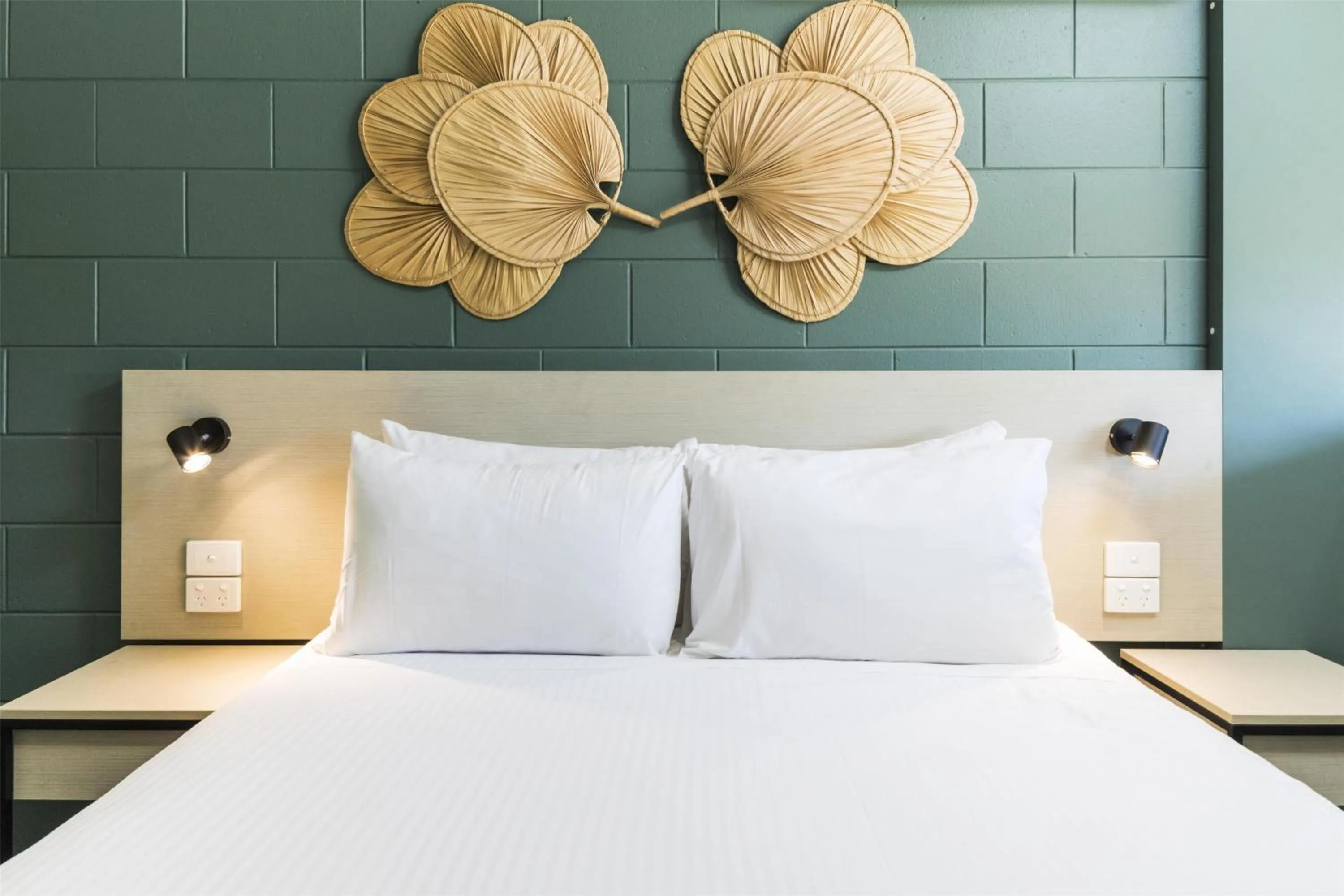 Bedroom, Bed in Nightcap at Atherton Hotel