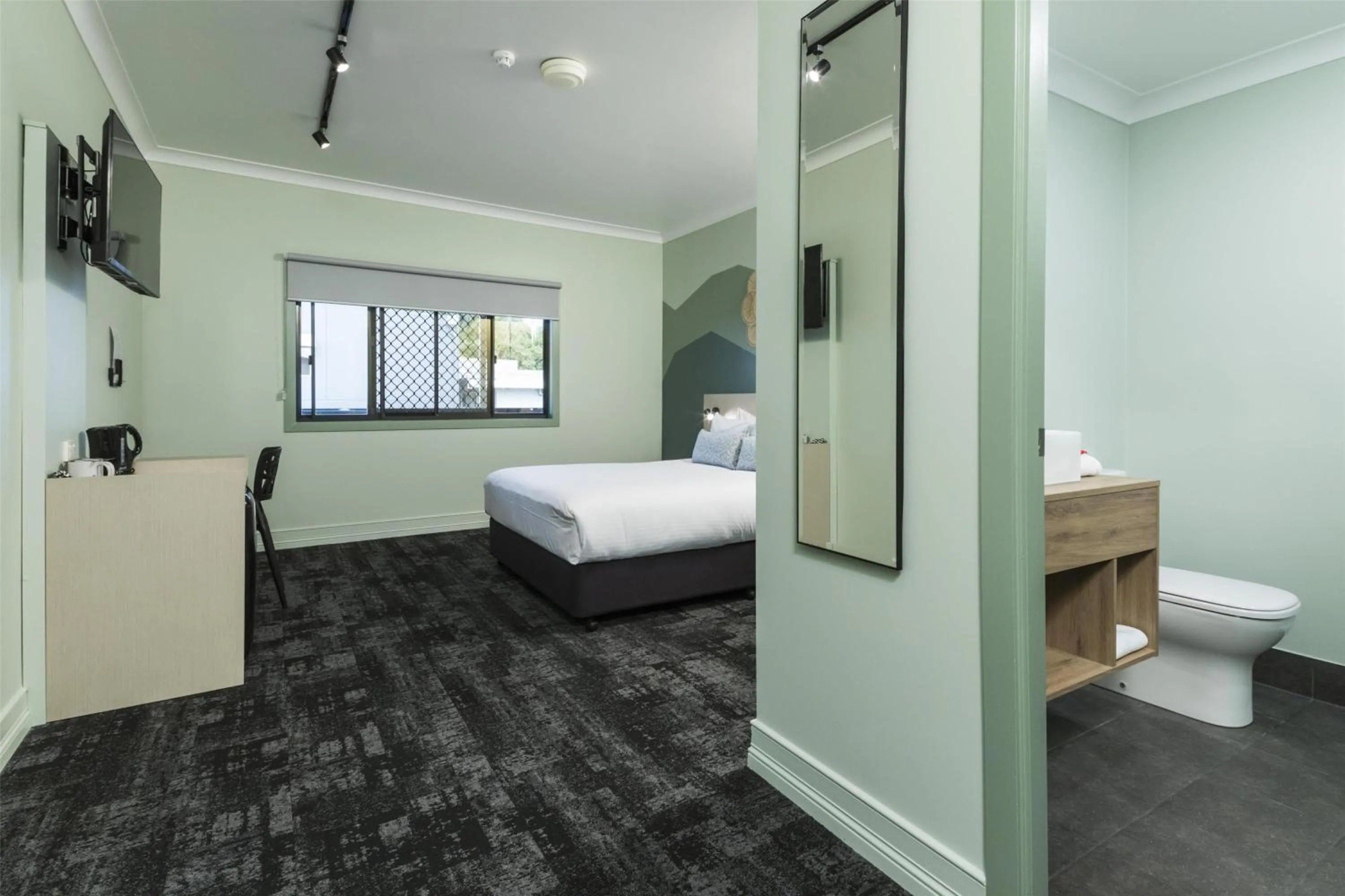 Bedroom, Bed in Nightcap at Atherton Hotel