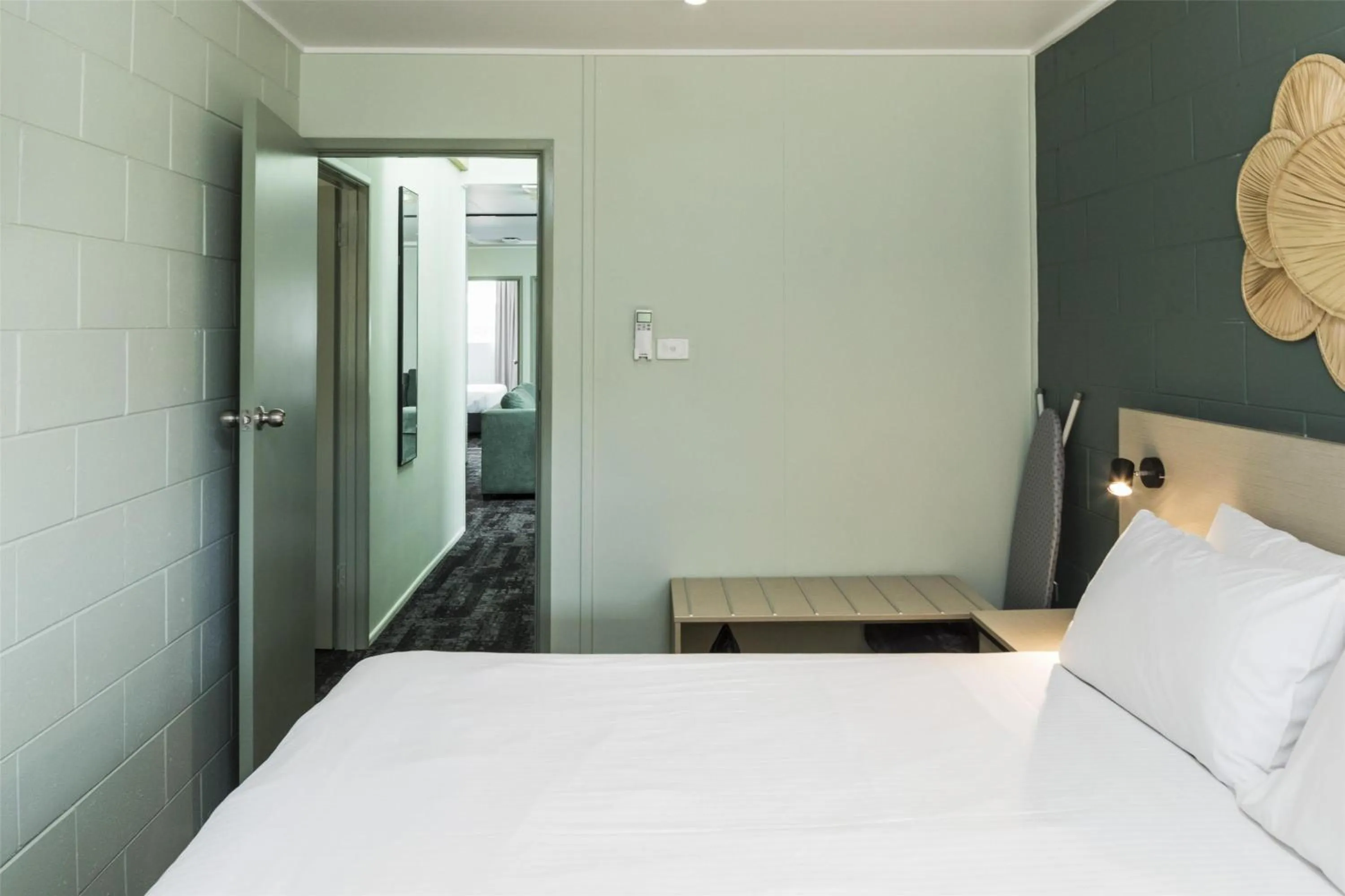 Bedroom, Bed in Nightcap at Atherton Hotel