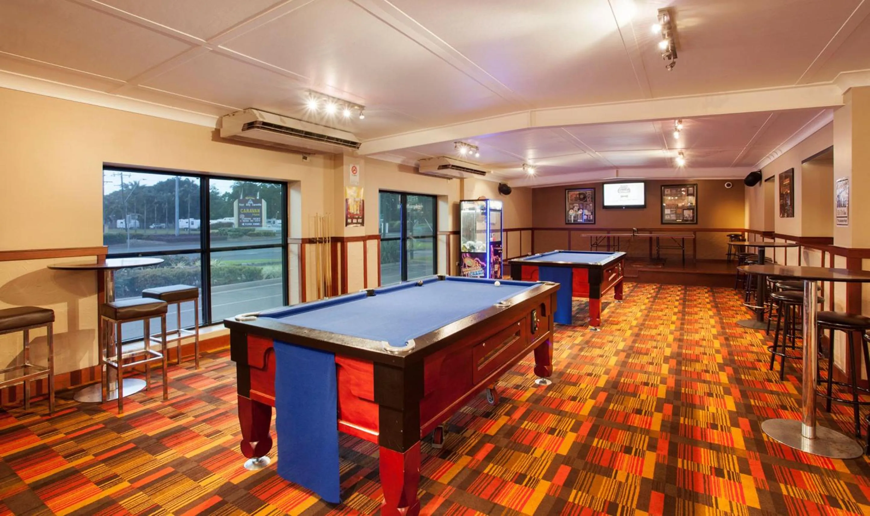 Billiard in Nightcap At Balaclava Hotel