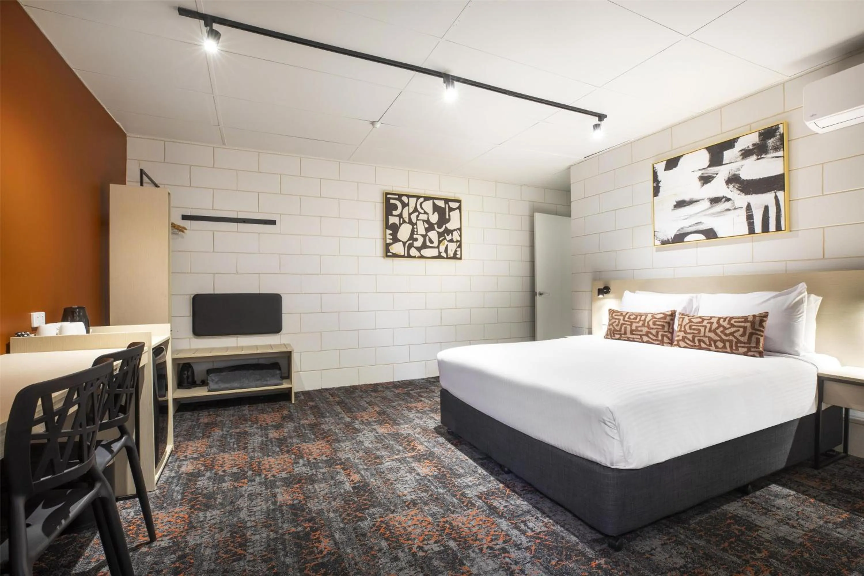 Bedroom, Bed in Nightcap at Dalrymple Hotel