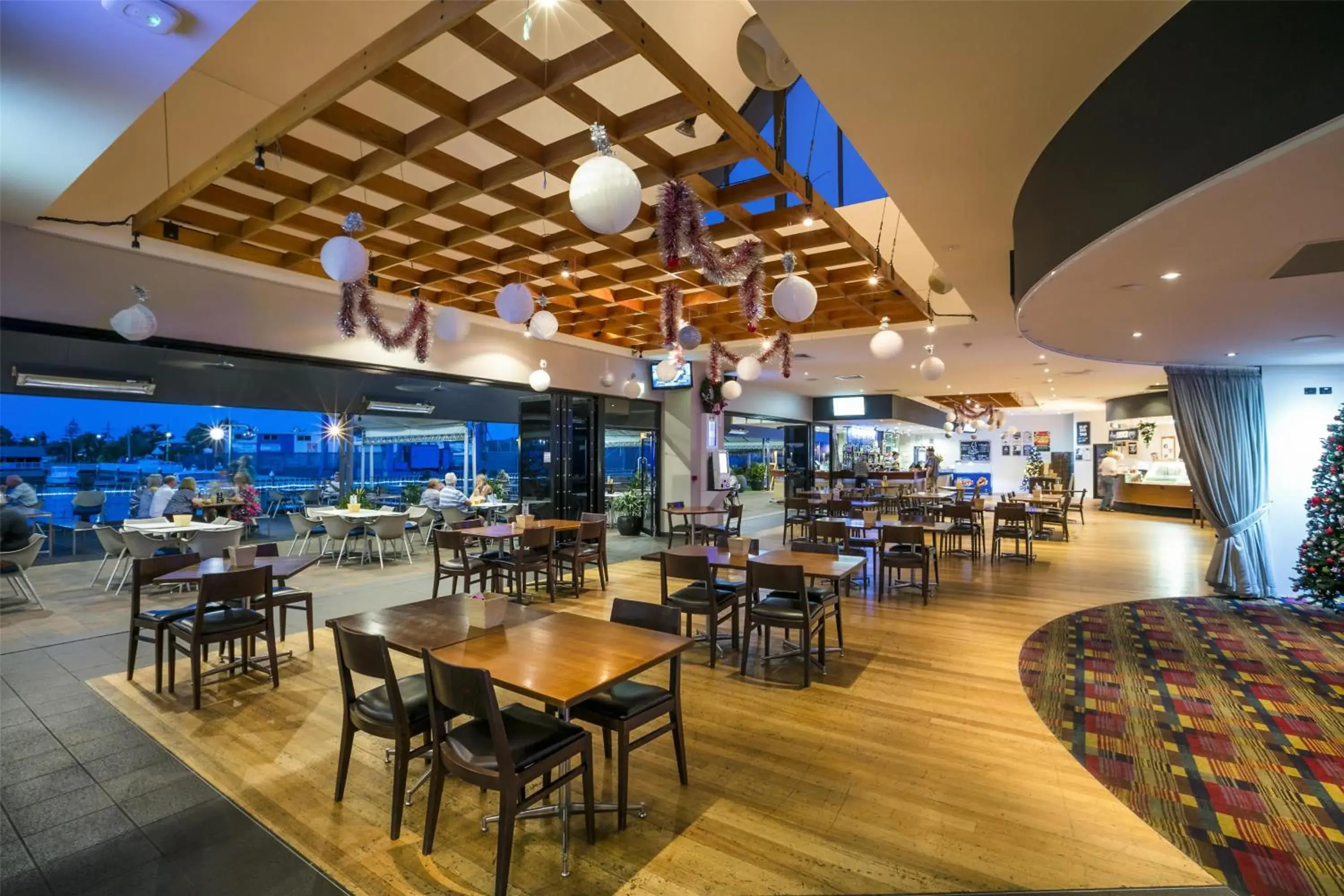 Restaurant/places to eat in Nightcap at Kawana Waters Hotel Restaurant/places to eat in Nightcap at Kawana Waters Hotel