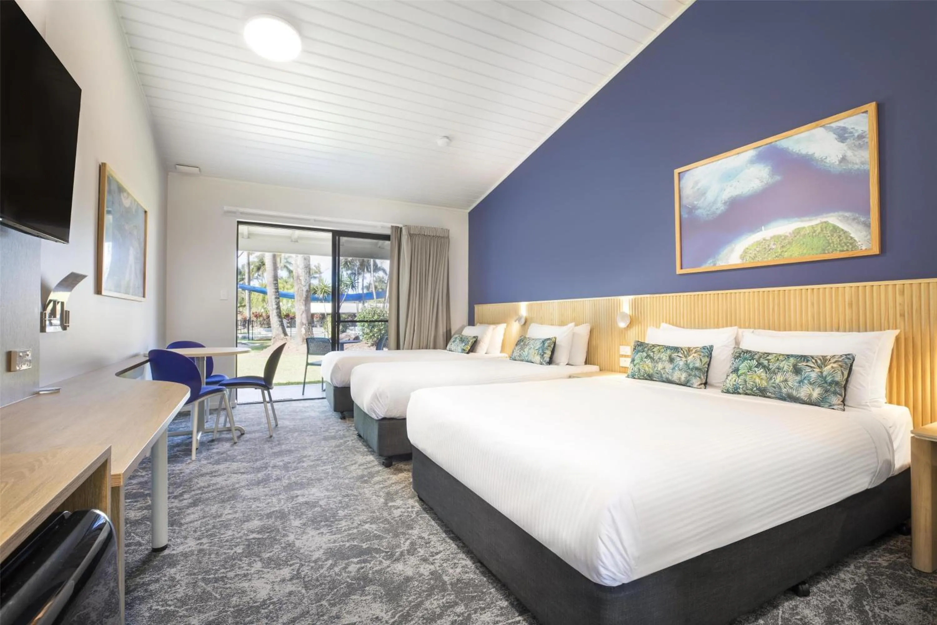 Bedroom, Bed in Nightelier Mission Beach