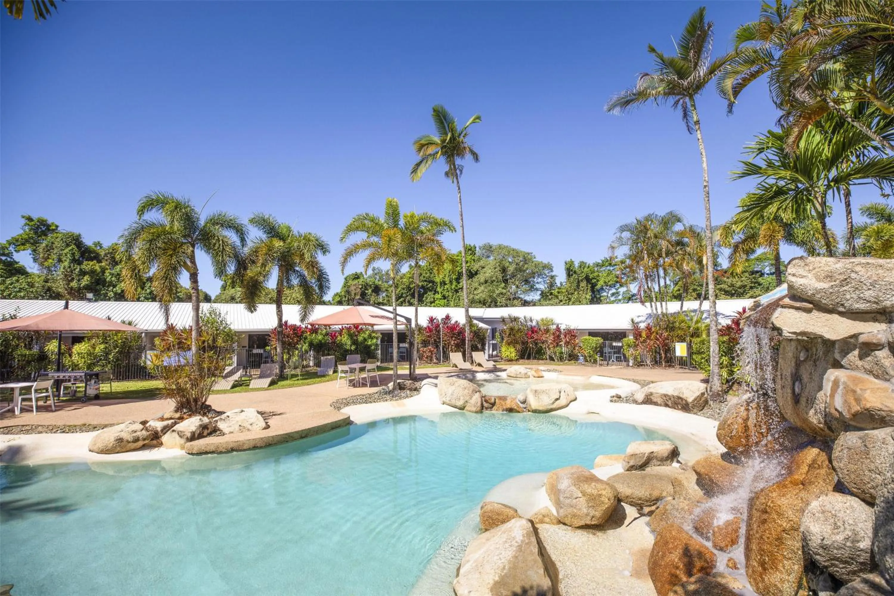 Pool view in Nightelier Mission Beach