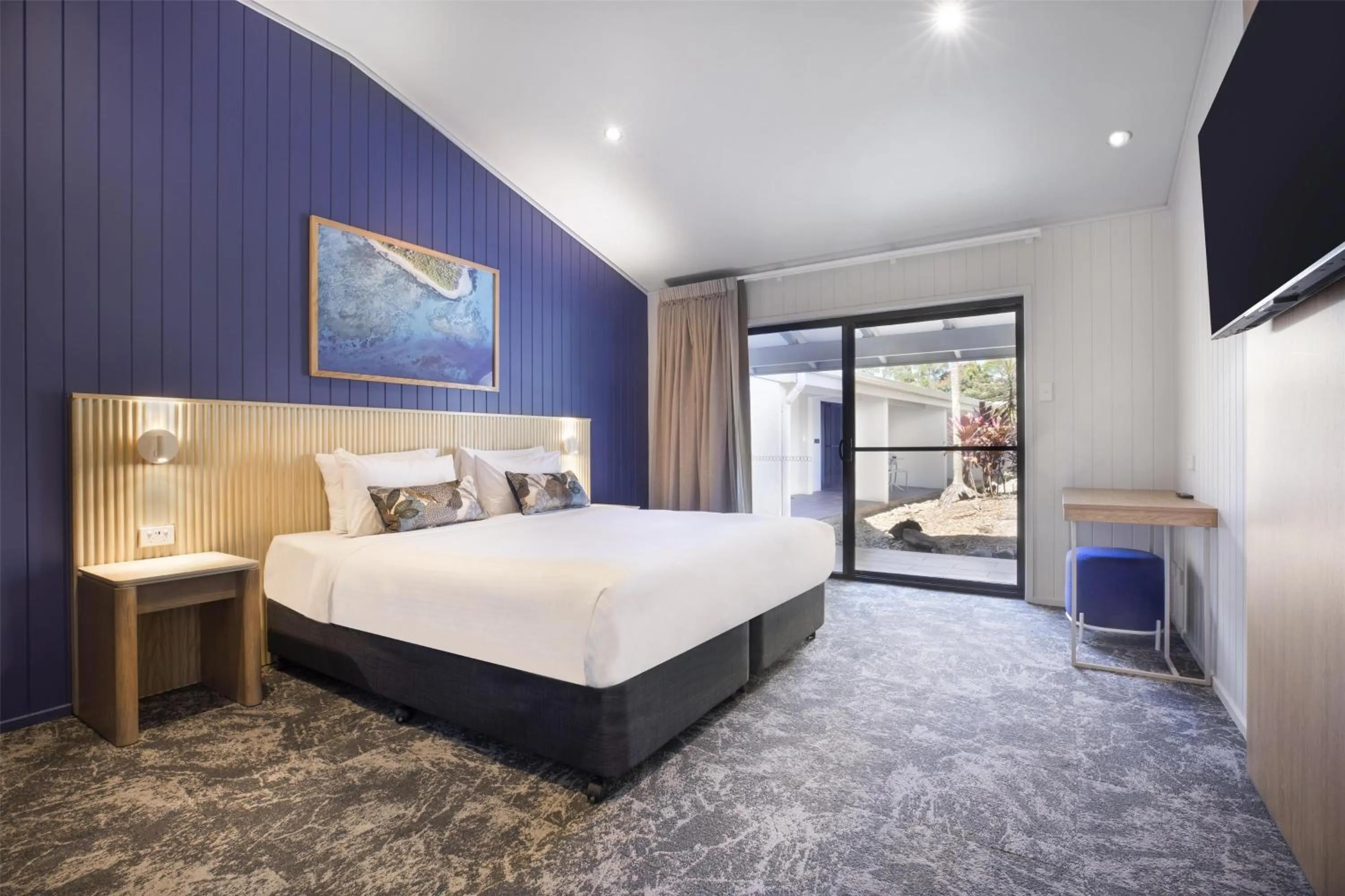 Bedroom, Bed in Nightelier Mission Beach