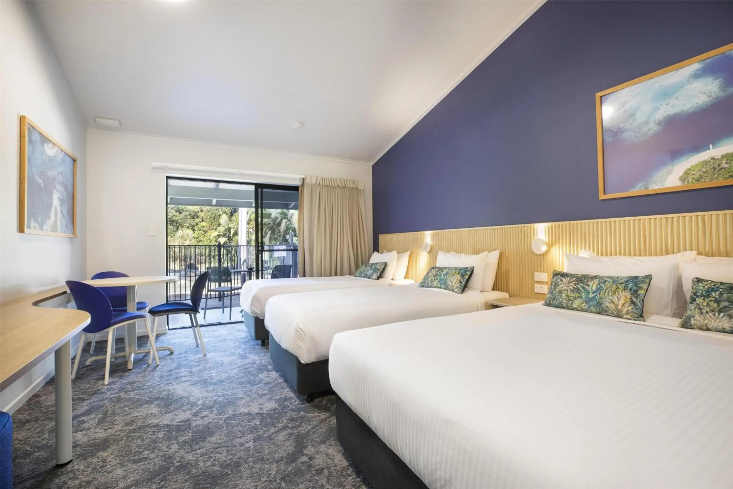 Family Studio with Kitchenette in Nightelier Mission Beach Family Studio with Kitchenette in Nightelier Mission Beach