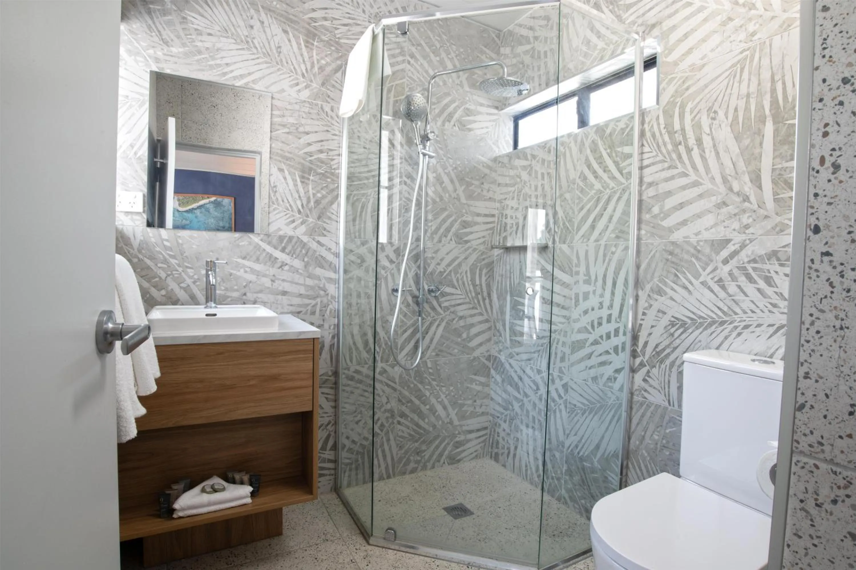 Bathroom in Nightelier Mission Beach