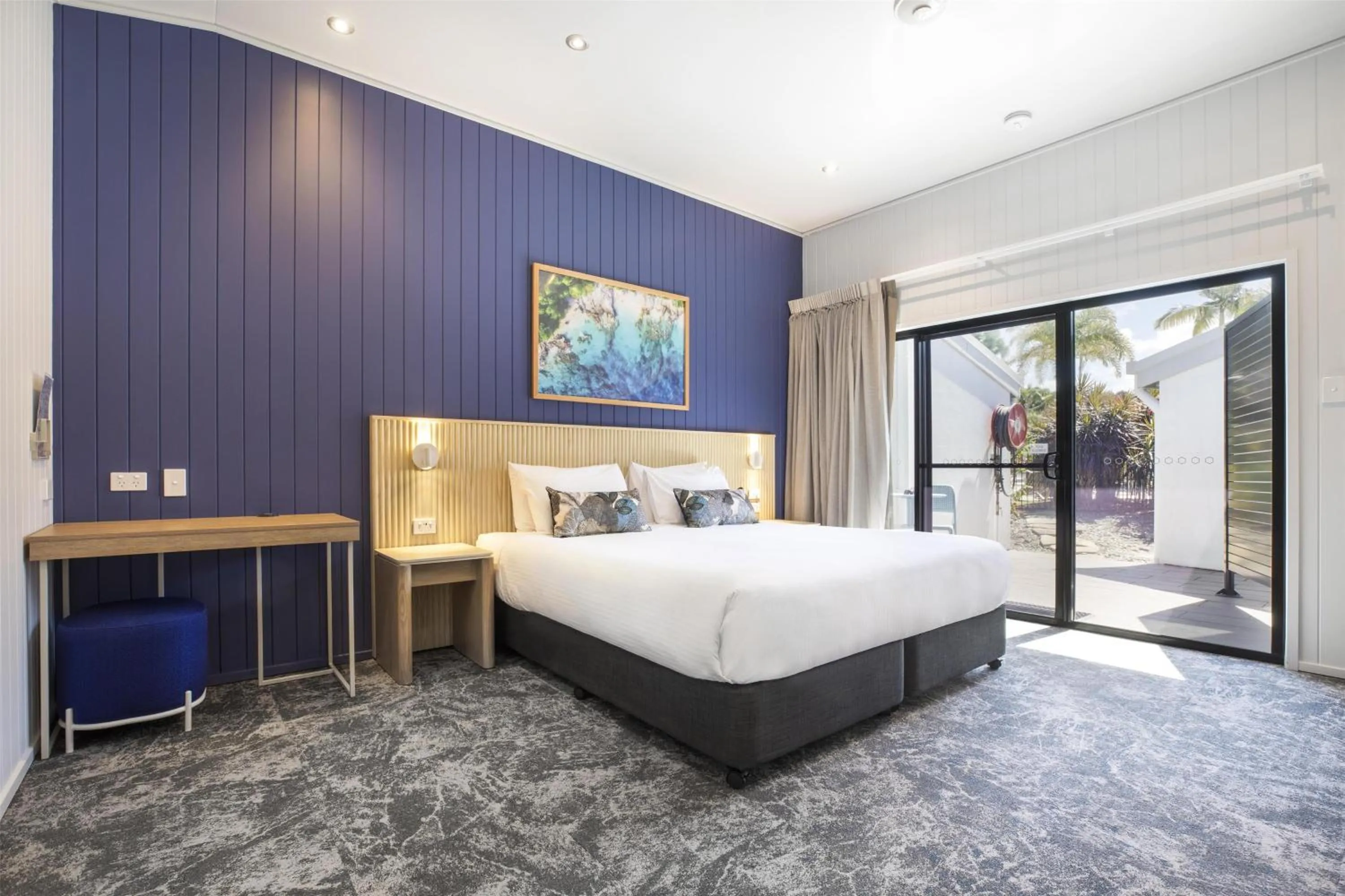 Bedroom, Bed in Nightelier Mission Beach