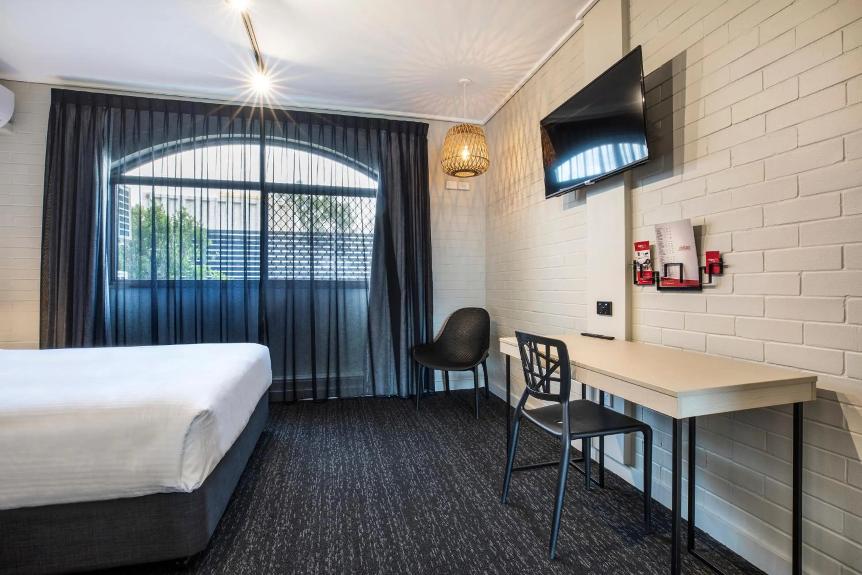 TV and multimedia, Bed in Nightcap at Springwood Hotel