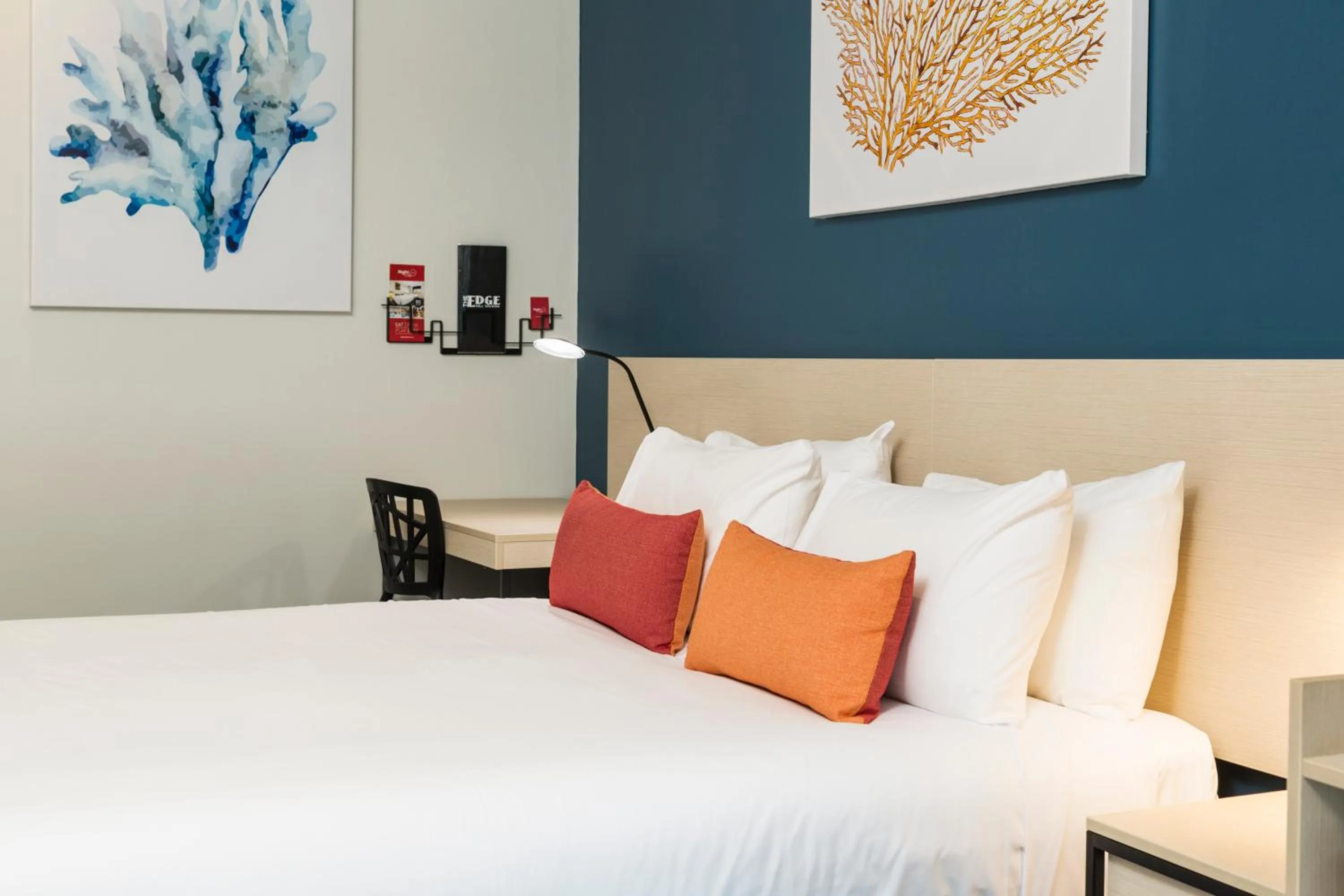 Bedroom, Bed in Nightcap at Edge Hill Tavern