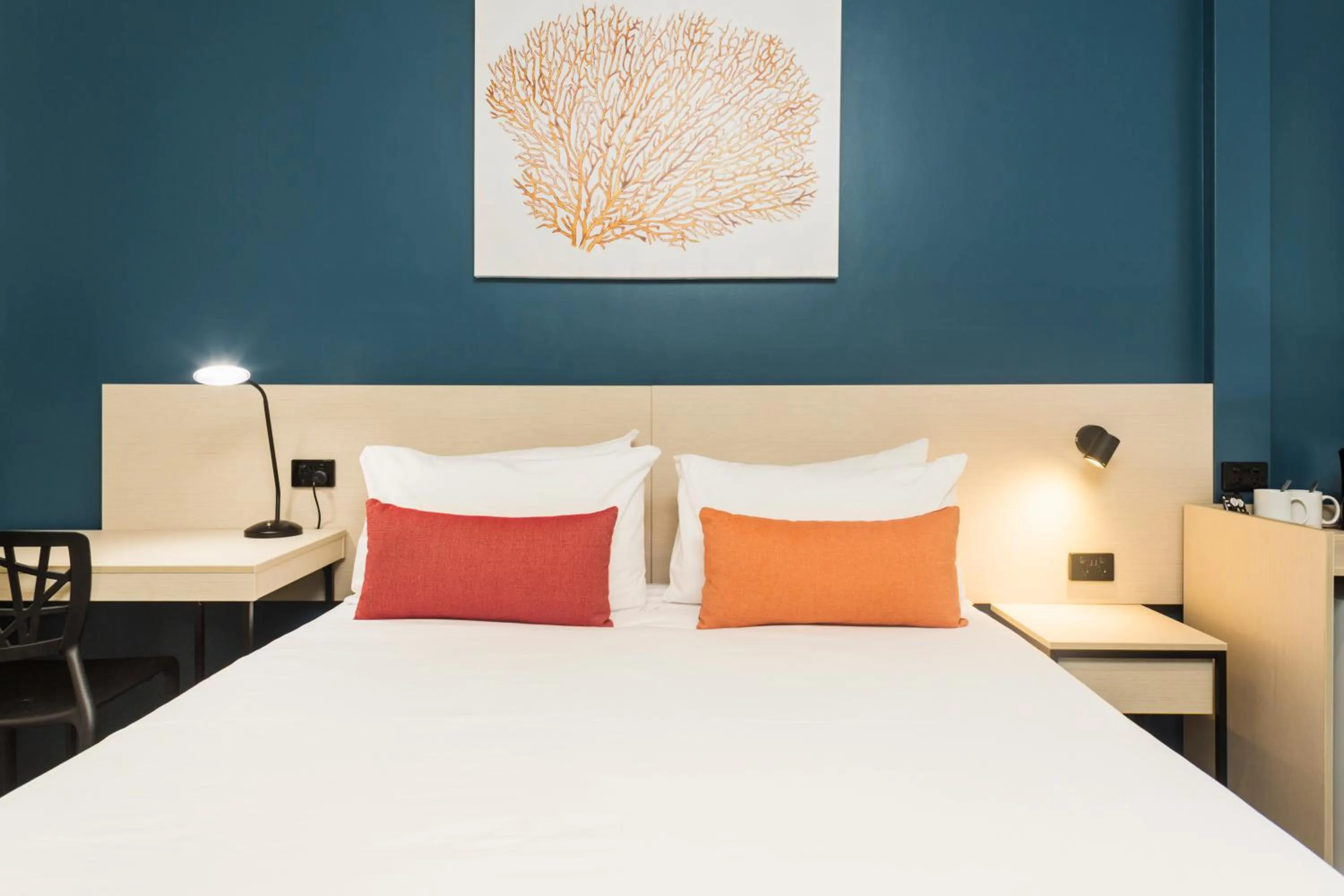 Bedroom, Bed in Nightcap at Edge Hill Tavern