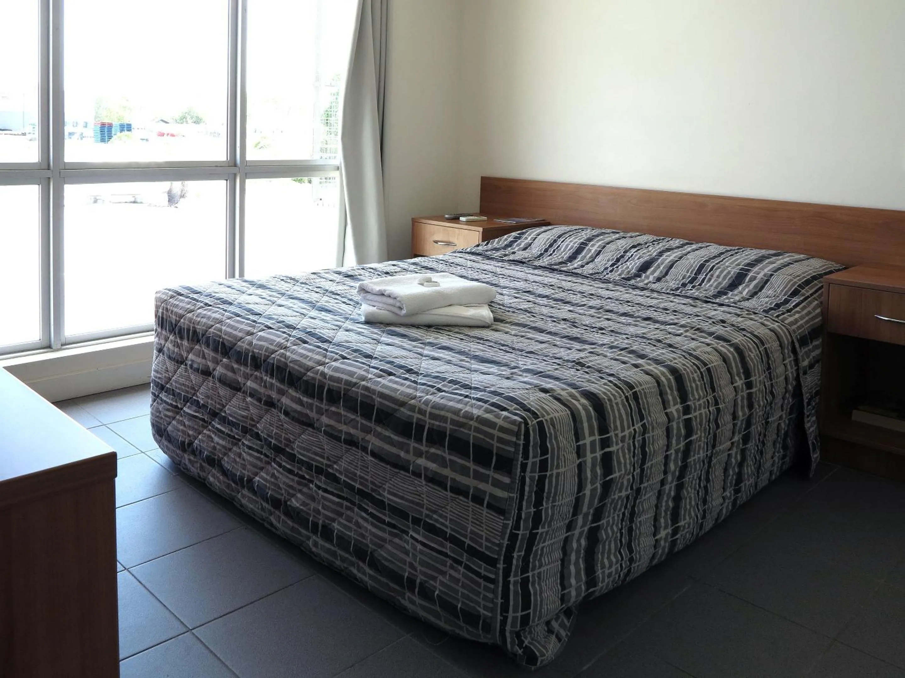 Bedroom, Bed in Upper Ross Hotel