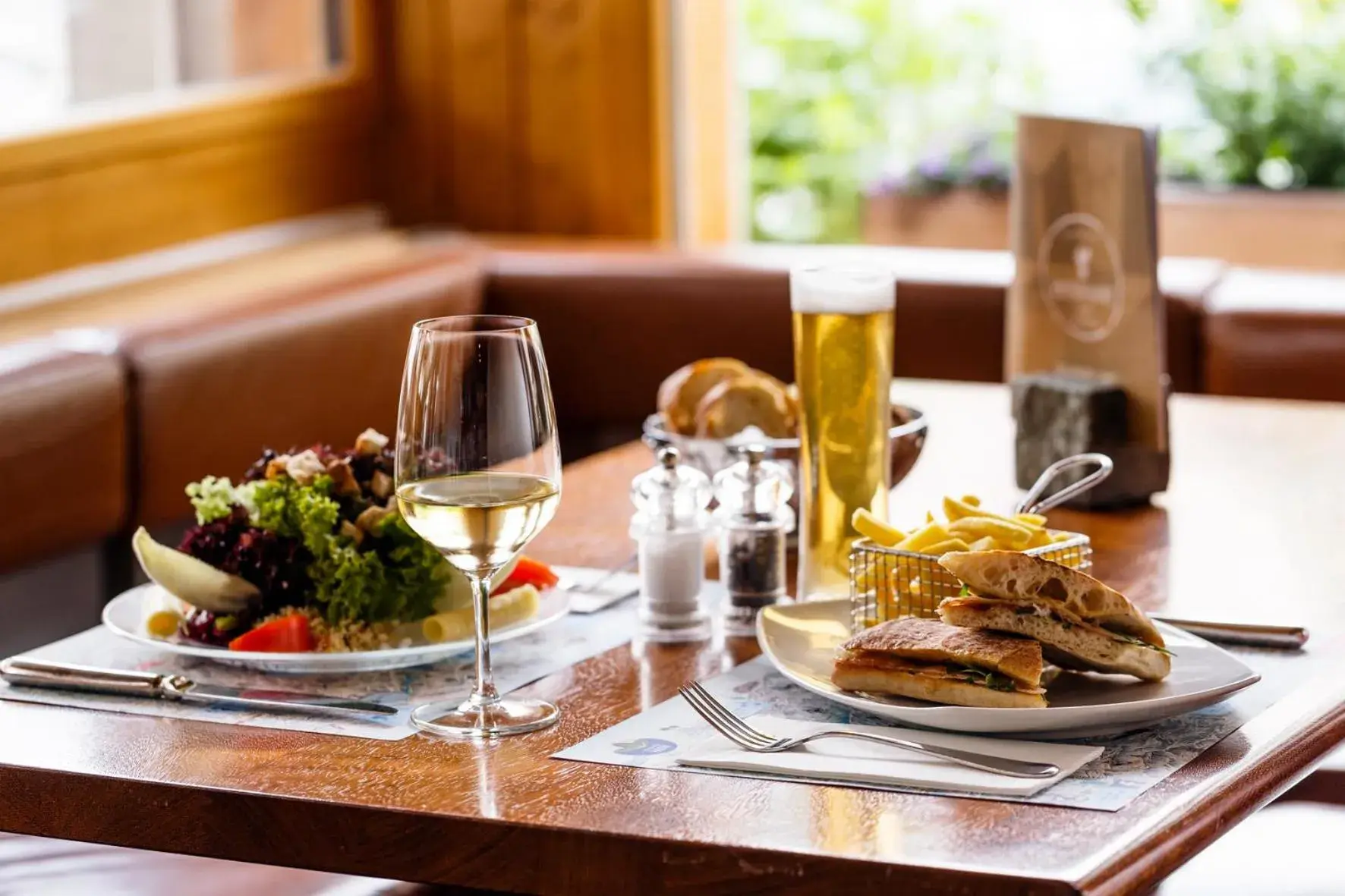 Restaurant/places to eat in Hauser Hotel St. Moritz Restaurant/places to eat in Hauser Hotel St. Moritz