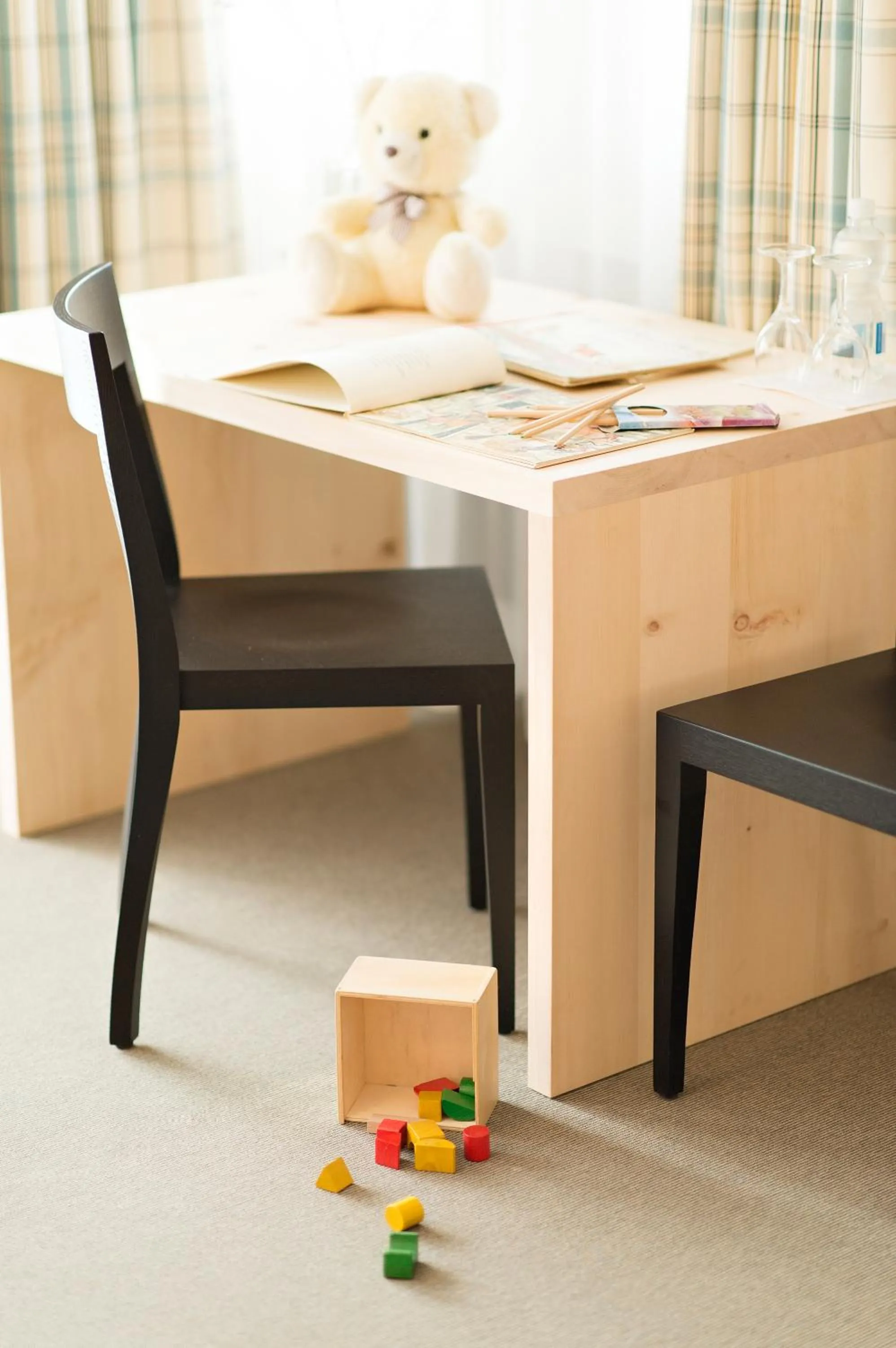 children, Bed in Hauser Hotel St. Moritz