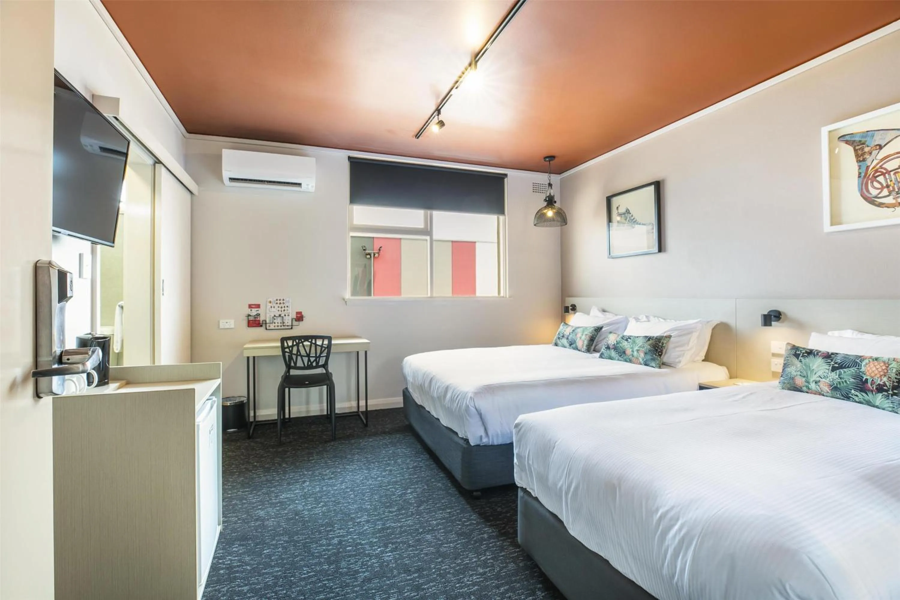 Bedroom, Bed in Nightcap at Fairfield