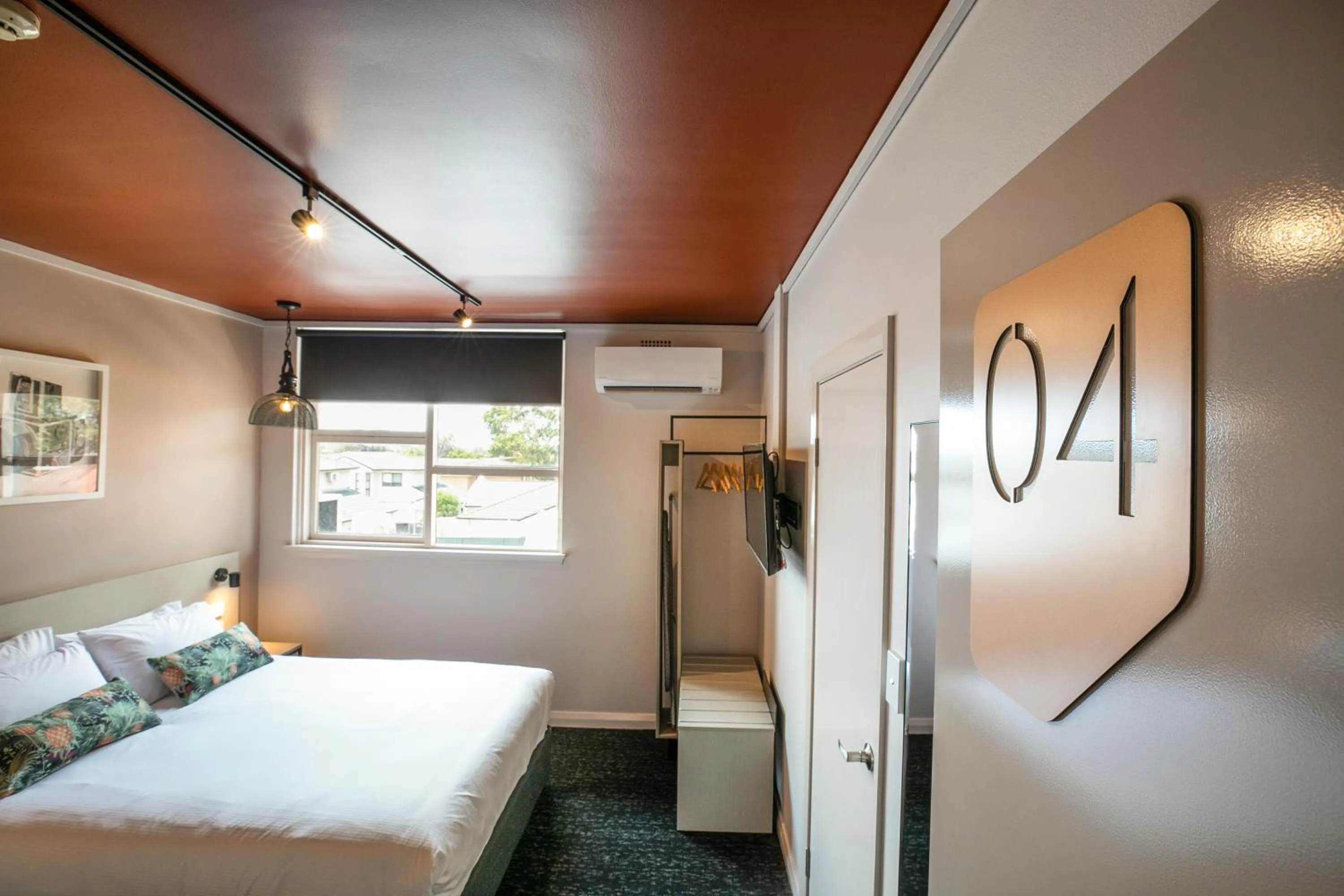 Photo of the whole room, Bed in Nightcap at Fairfield