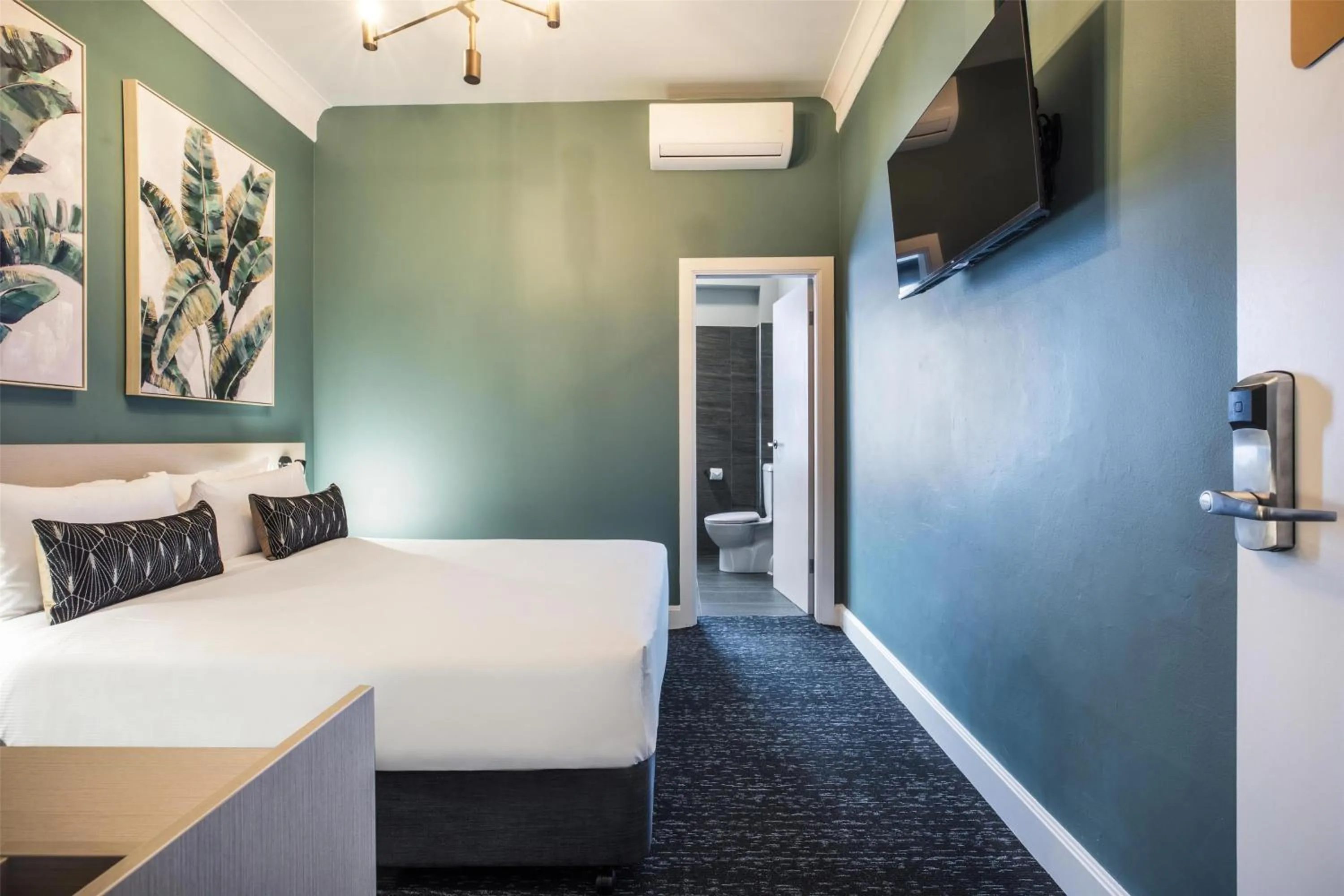 Bedroom, Bed in Nightcap at Pymble Hotel