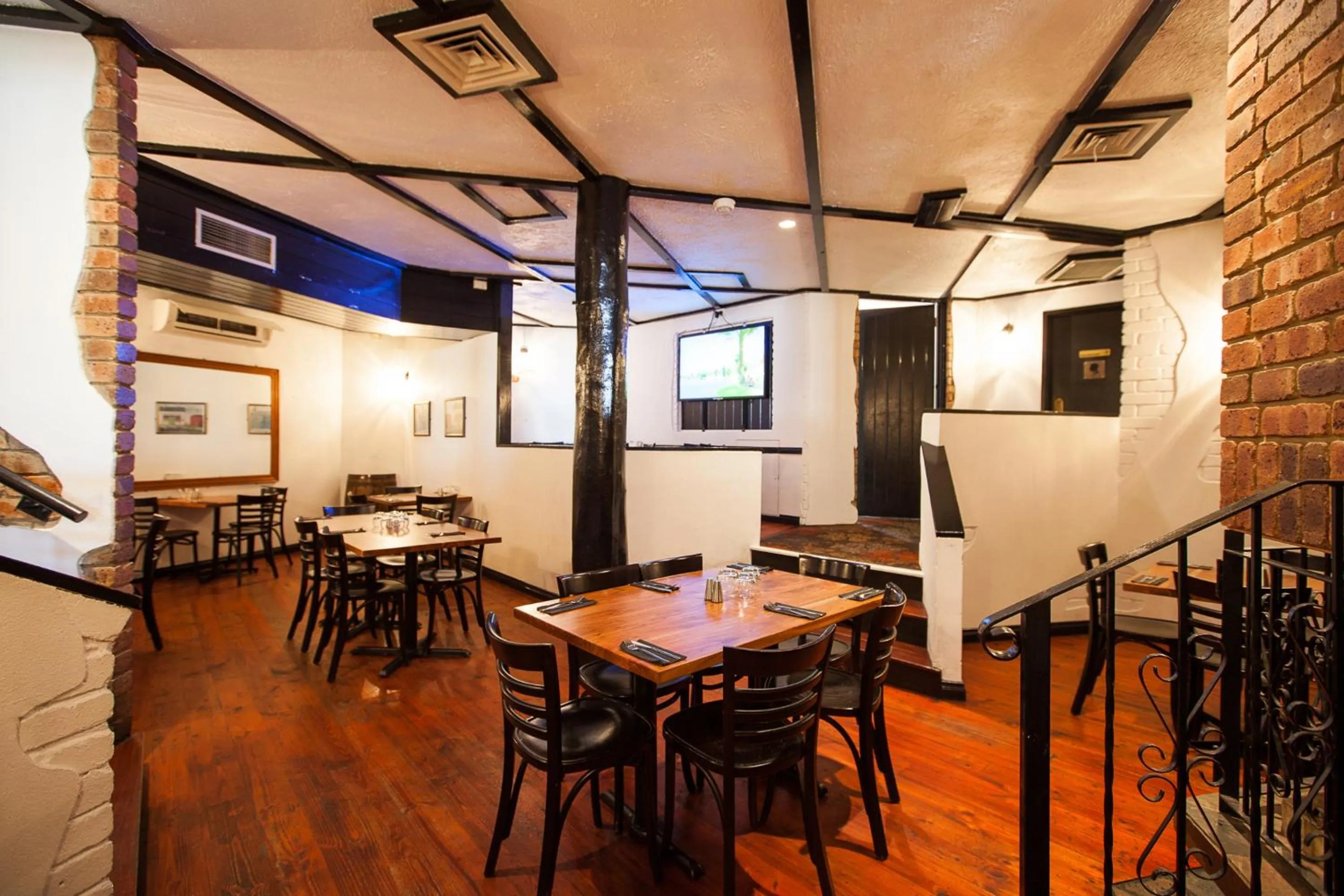 Restaurant/places to eat in Leisure Inn Hotel Rockingham