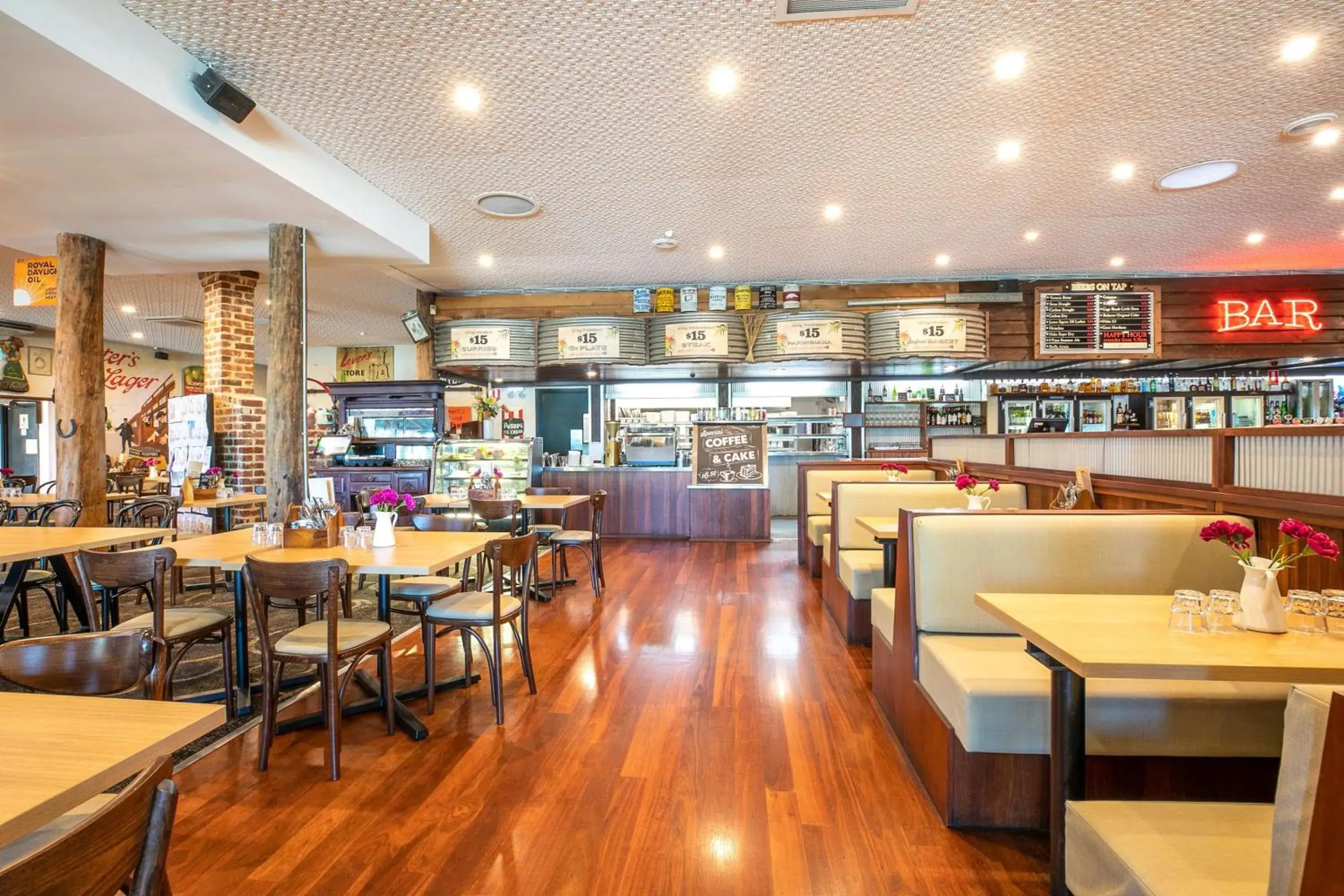 Restaurant/places to eat in Nightcap at Wanneroo Tavern Restaurant/places to eat in Nightcap at Wanneroo Tavern