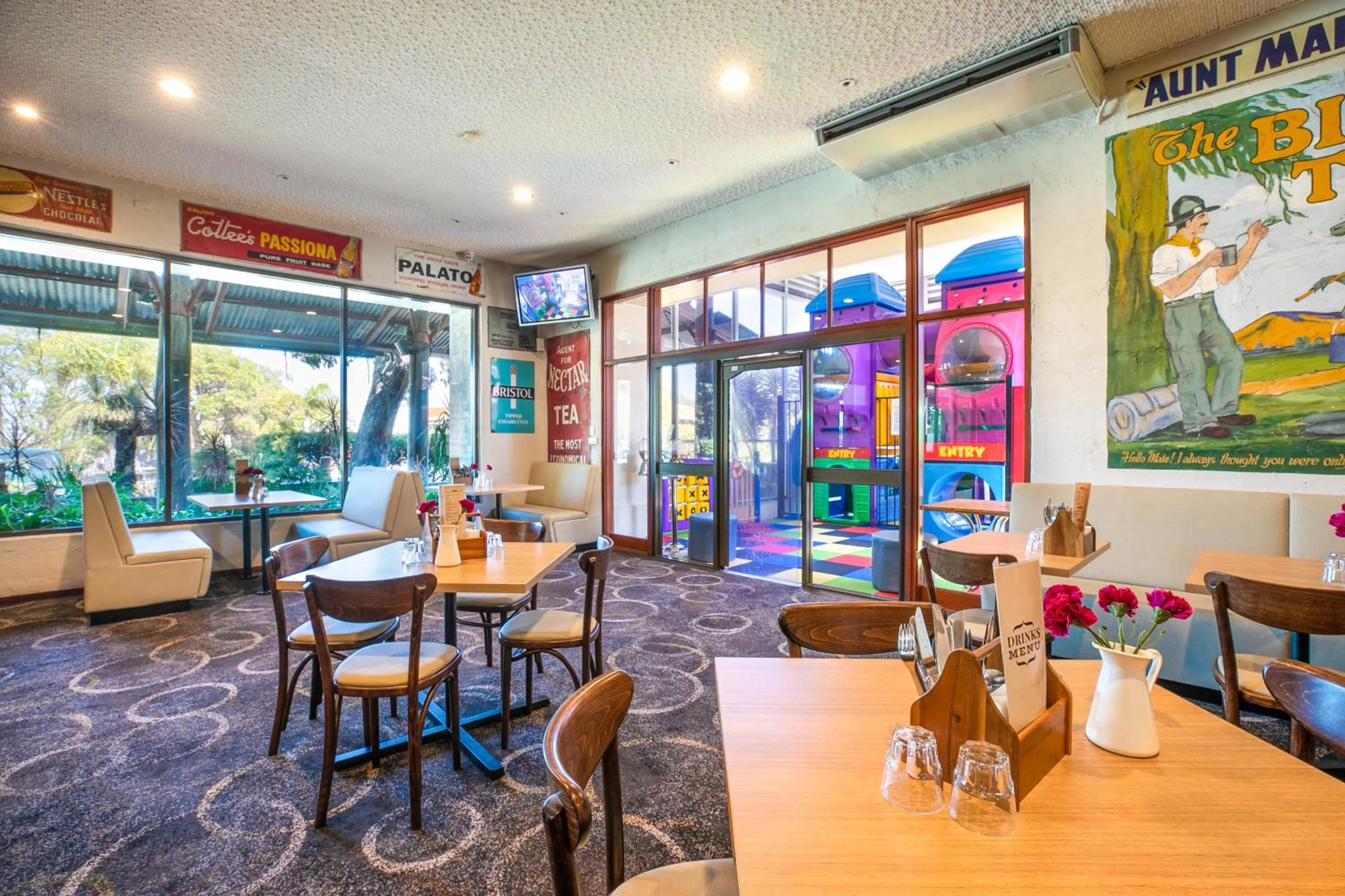 Restaurant/places to eat in Nightcap at Wanneroo Tavern