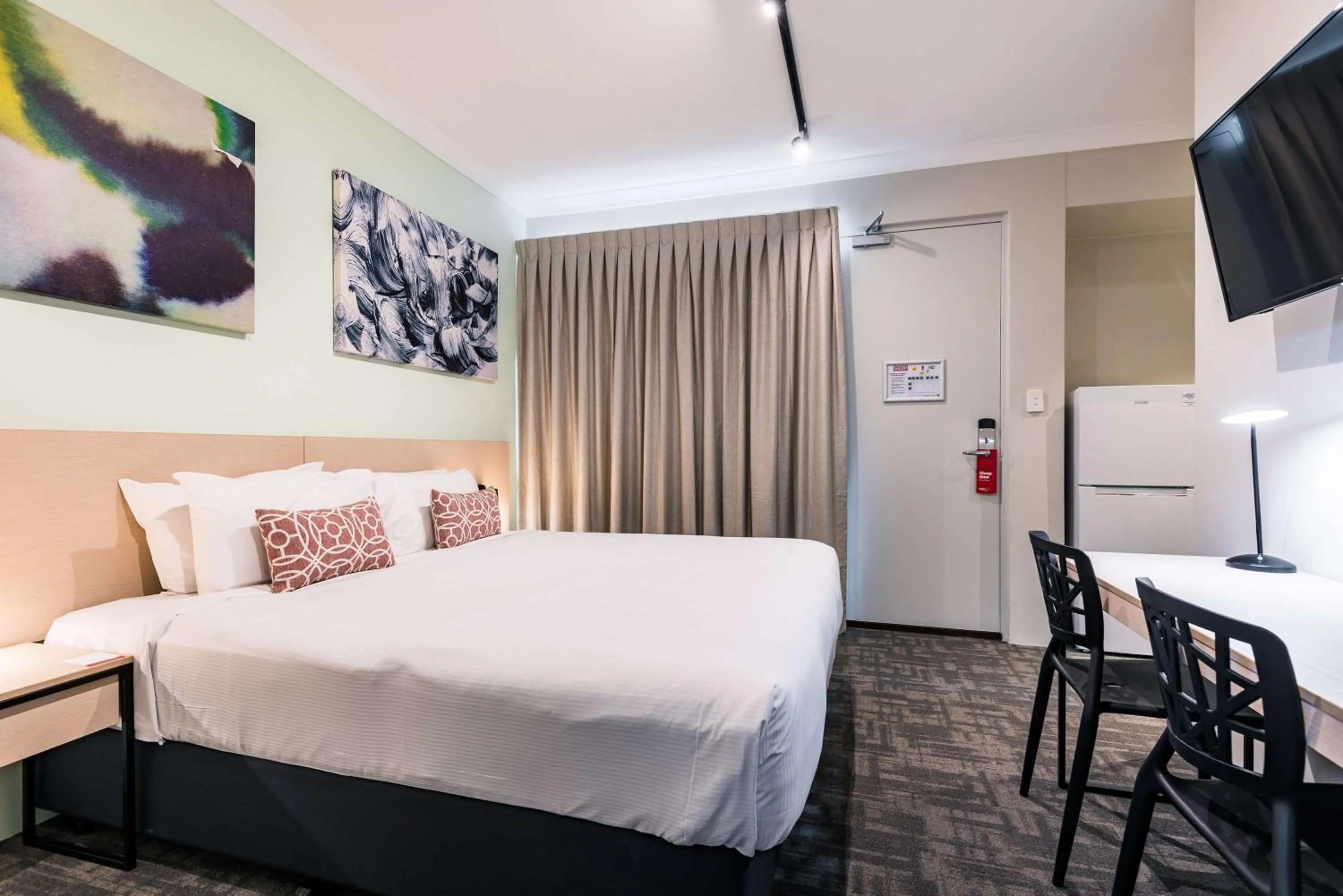 Bedroom, Bed in Nightcap at Wanneroo Tavern