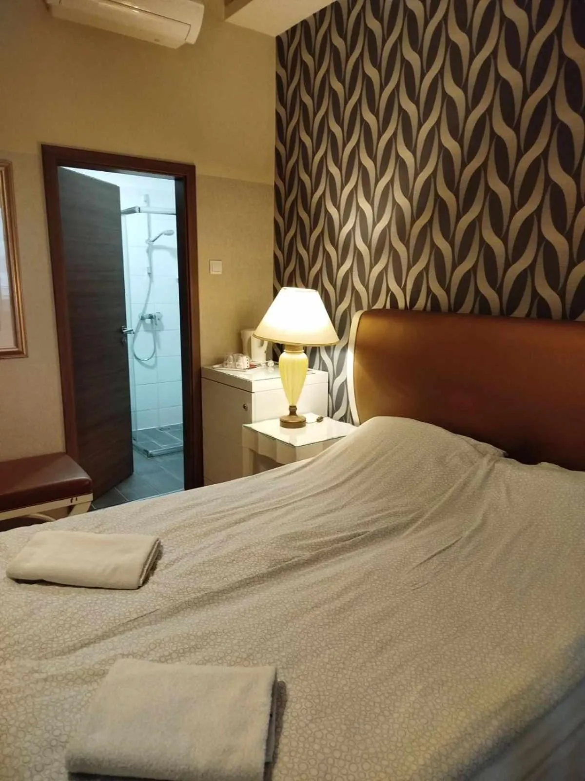 Bedroom, Bed in House Octogon