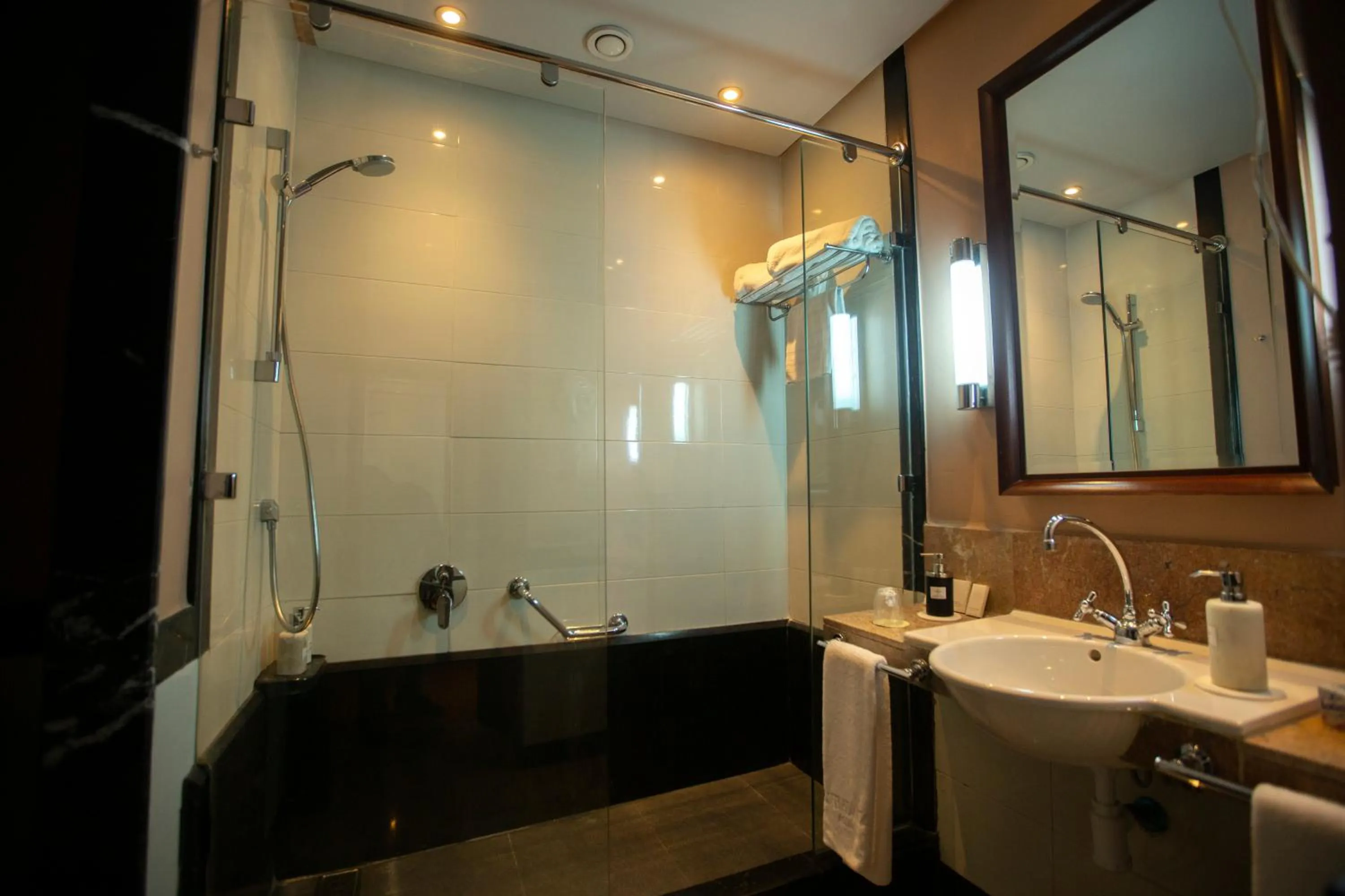 Bathroom in Hotel Atlantic Agdal