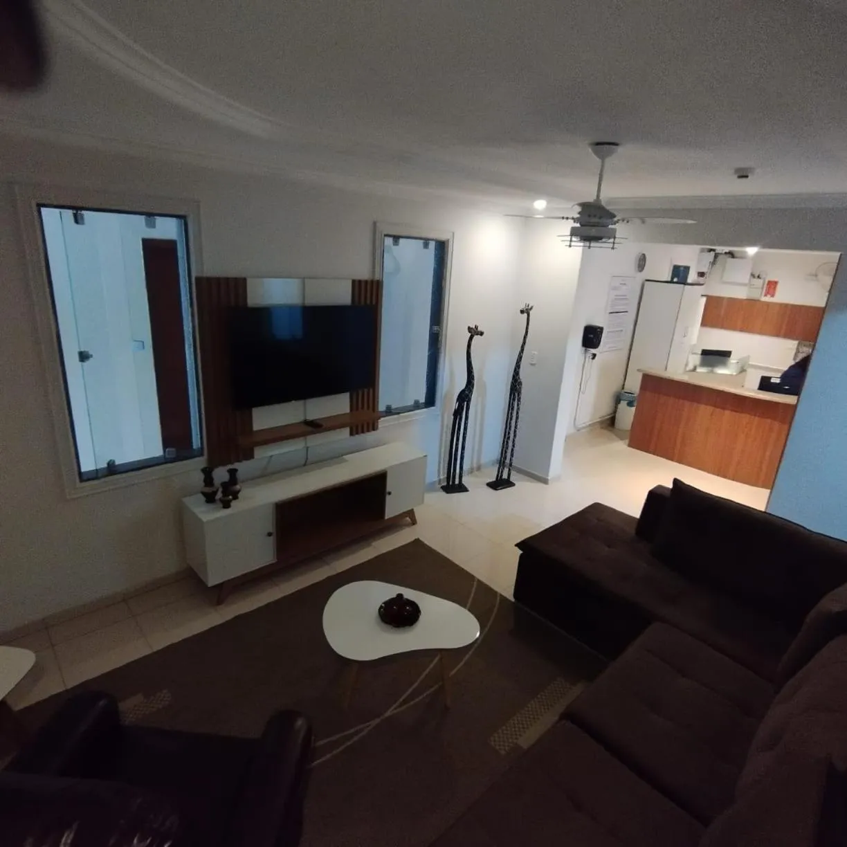 Communal lounge/ TV room in Hotel JB