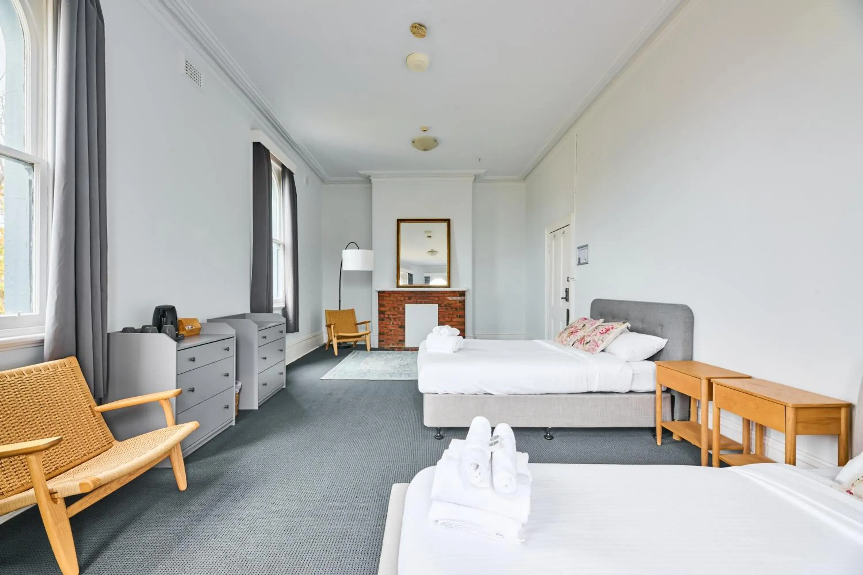 Quadruple Room with Shared Bathroom in College Lawn Hotel Quadruple Room with Shared Bathroom in College Lawn Hotel
