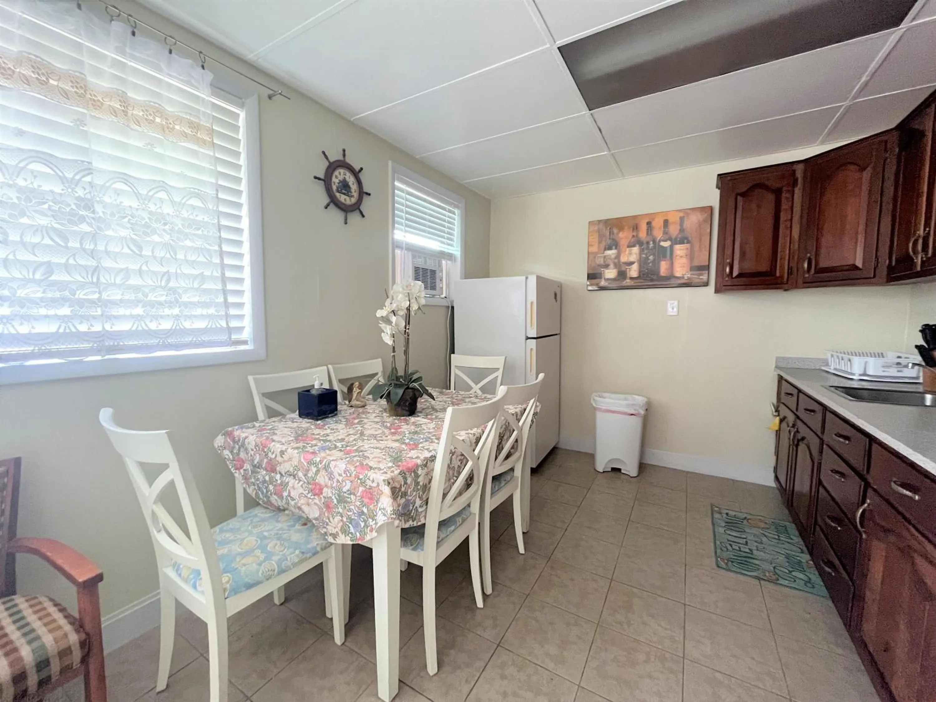 Dining area in ELIS APARTMENT