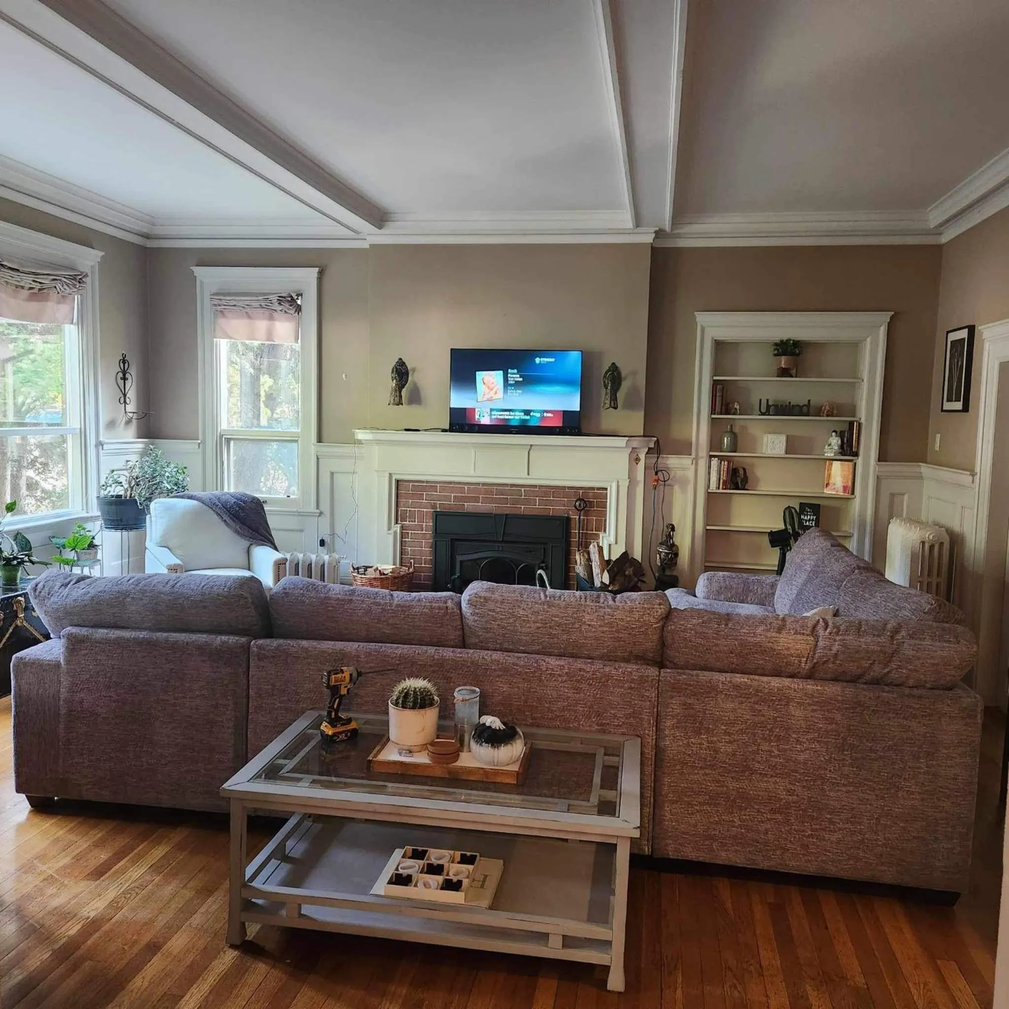 Communal lounge/ TV room in Stirling House